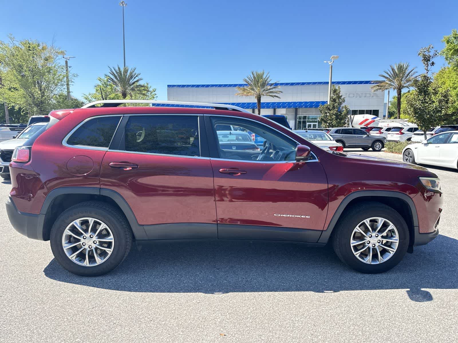 Thumbnail: 2020 Jeep Cherokee - 7