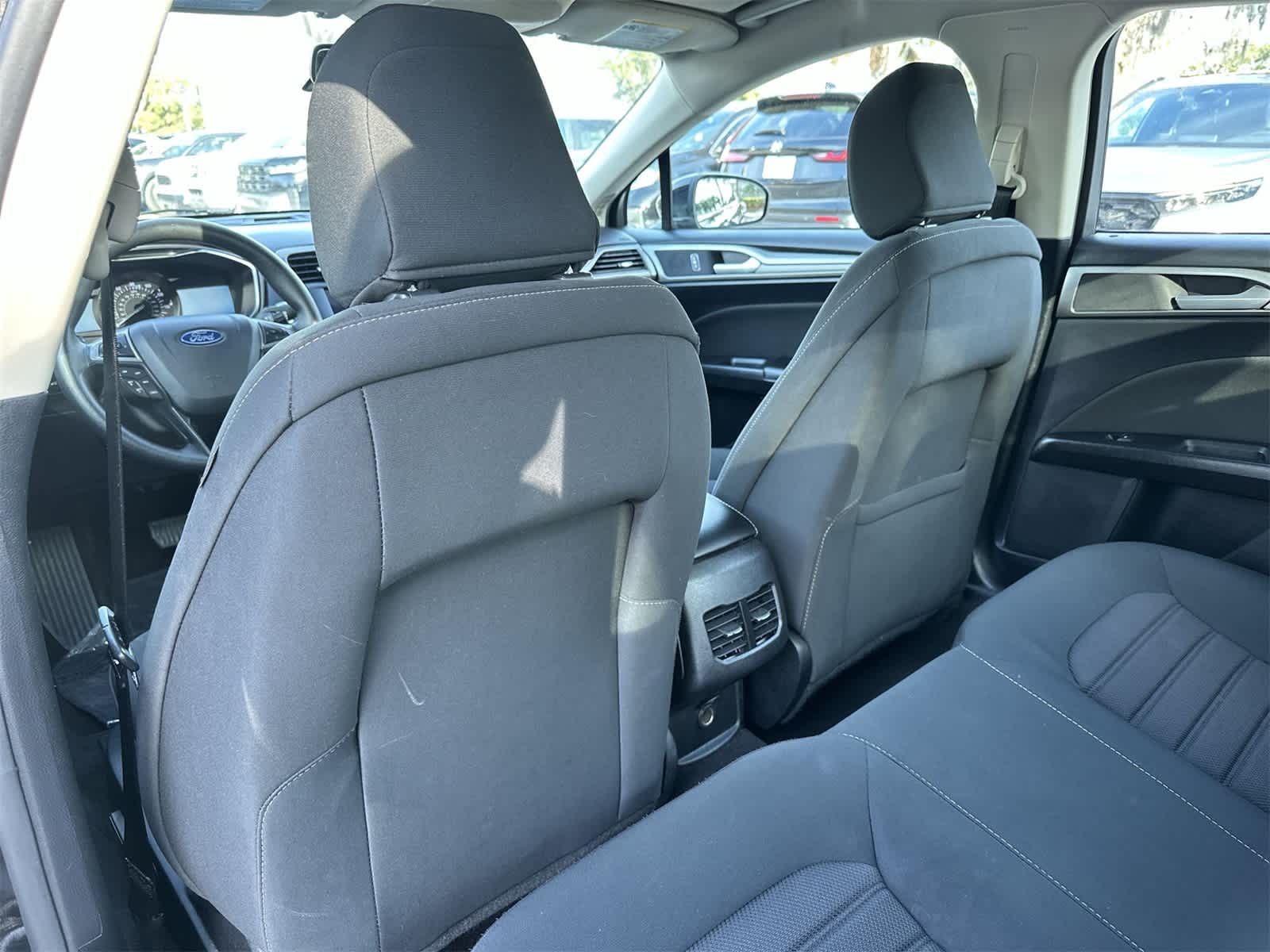 Thumbnail: 2020 Ford Fusion - 14