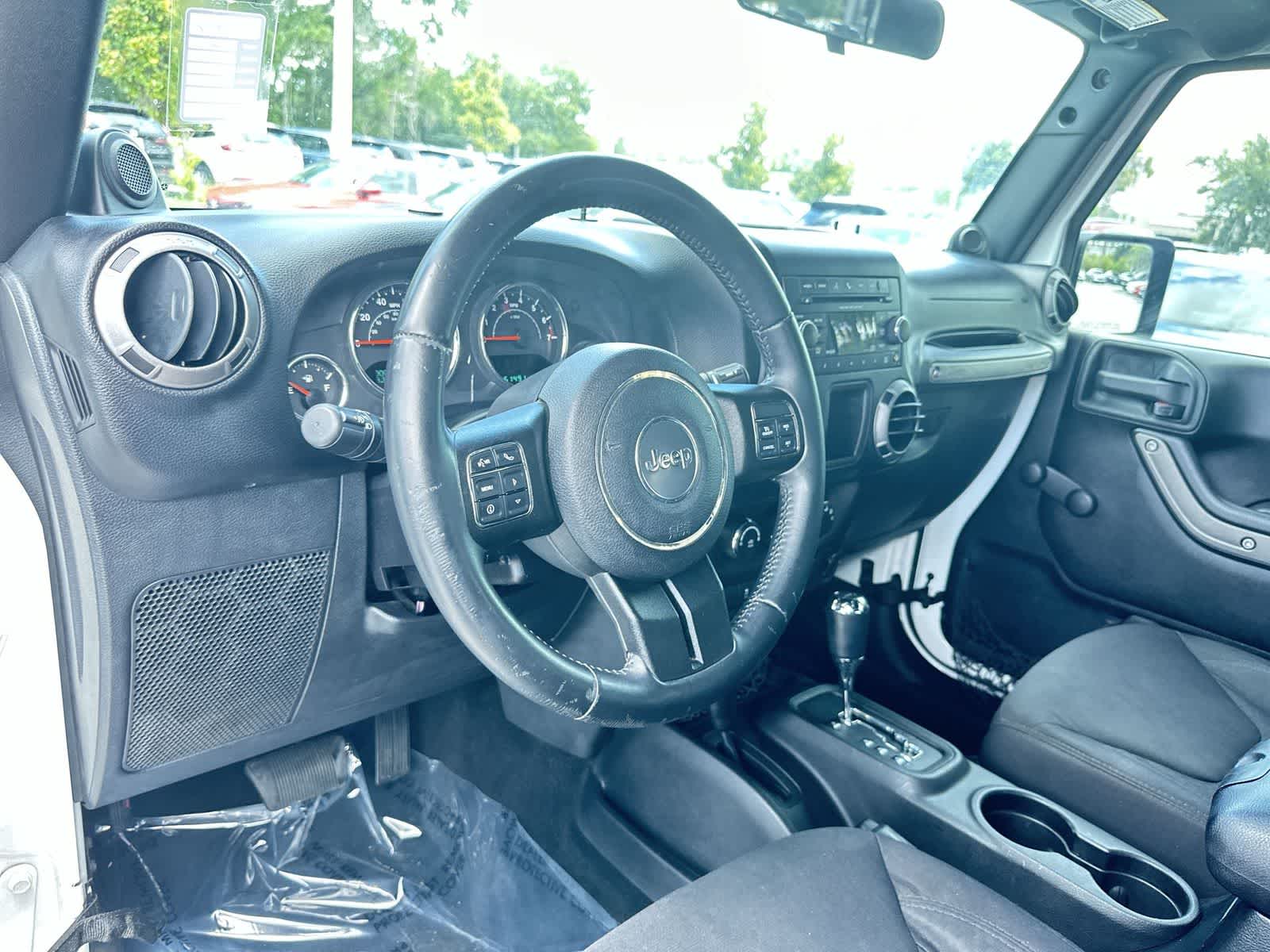 Thumbnail: 2013 Jeep Wrangler - 13