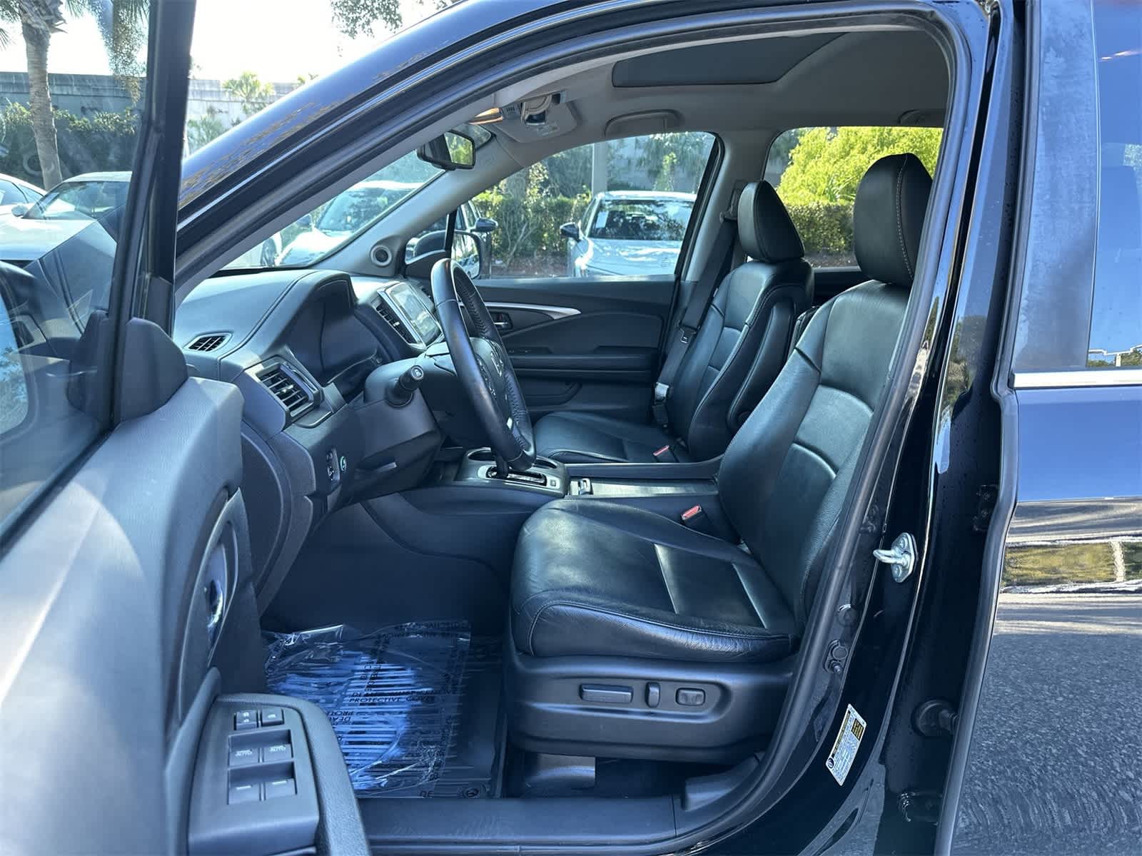 Thumbnail: 2017 Honda Pilot - 2