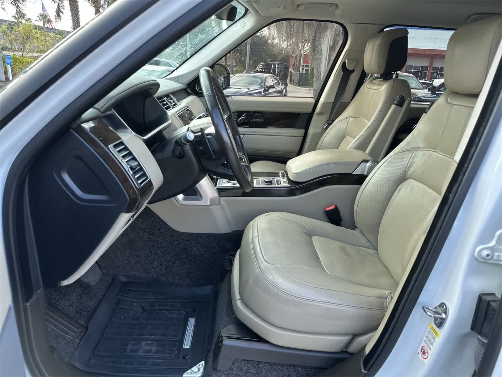 Thumbnail: 2018 Land Rover Range Rover - 13