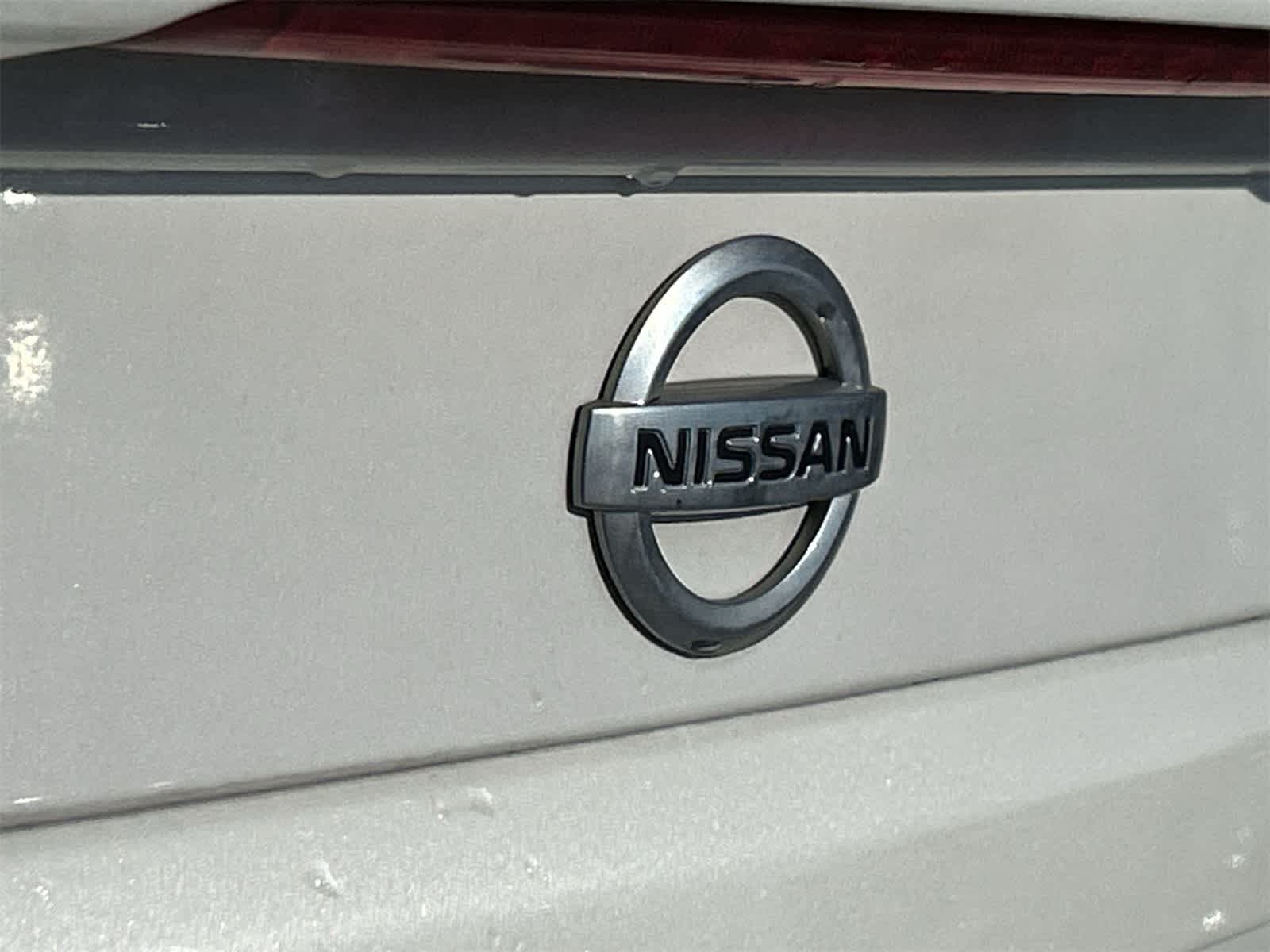 Thumbnail: 2012 Nissan Sentra - 10