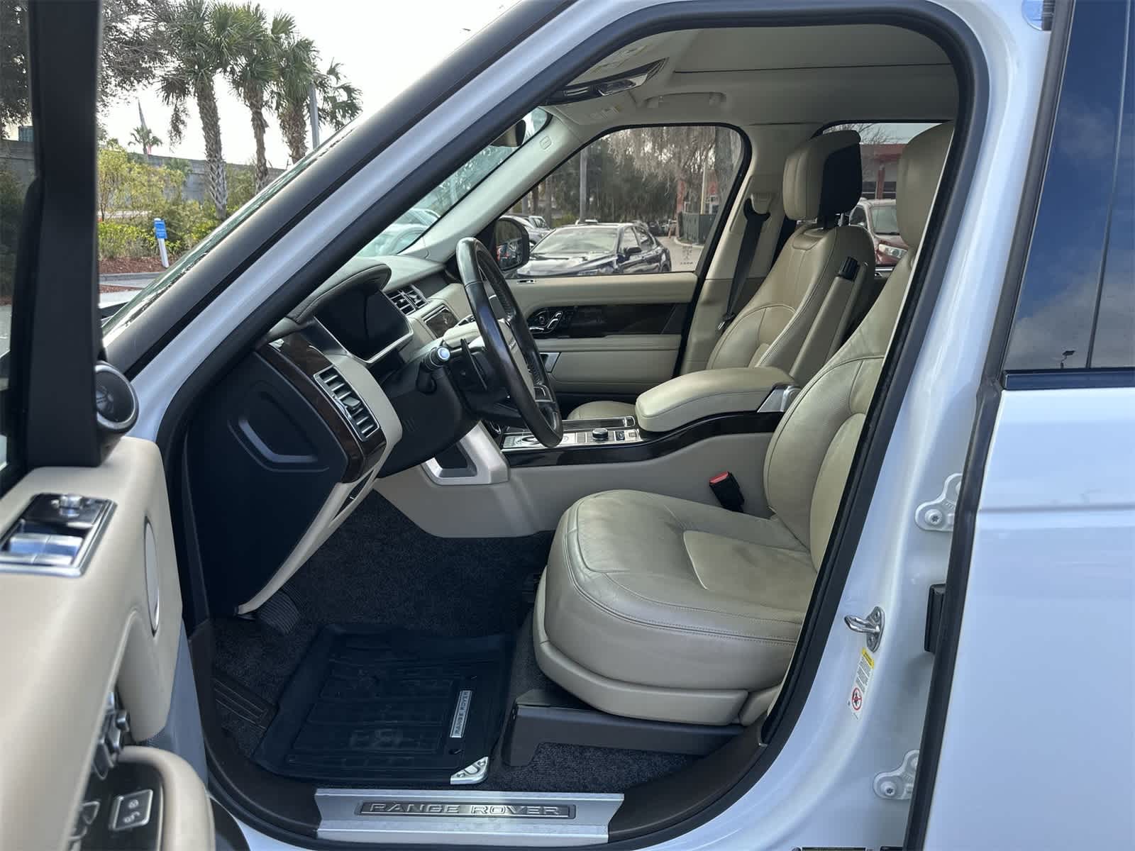 Thumbnail: 2018 Land Rover Range Rover - 2