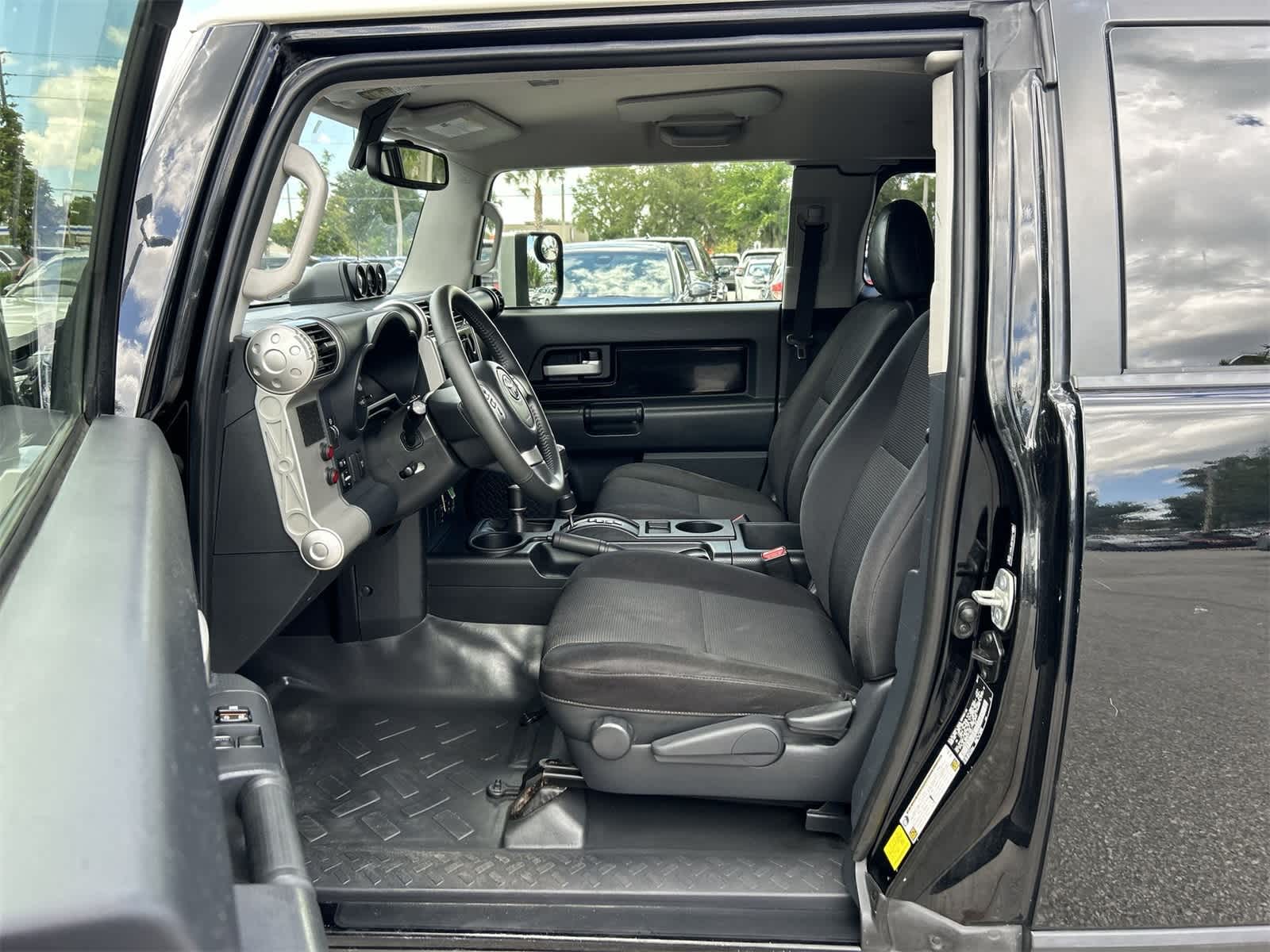 Thumbnail: 2014 Toyota FJ Cruiser - 2