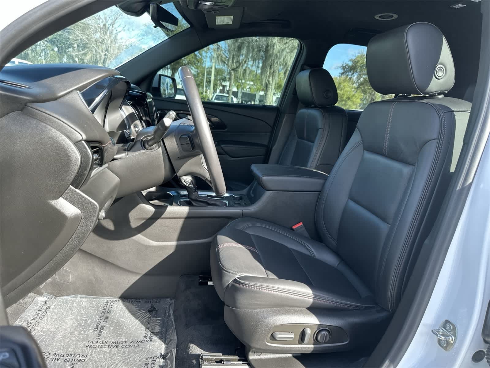 Thumbnail: 2022 Chevrolet Traverse - 13