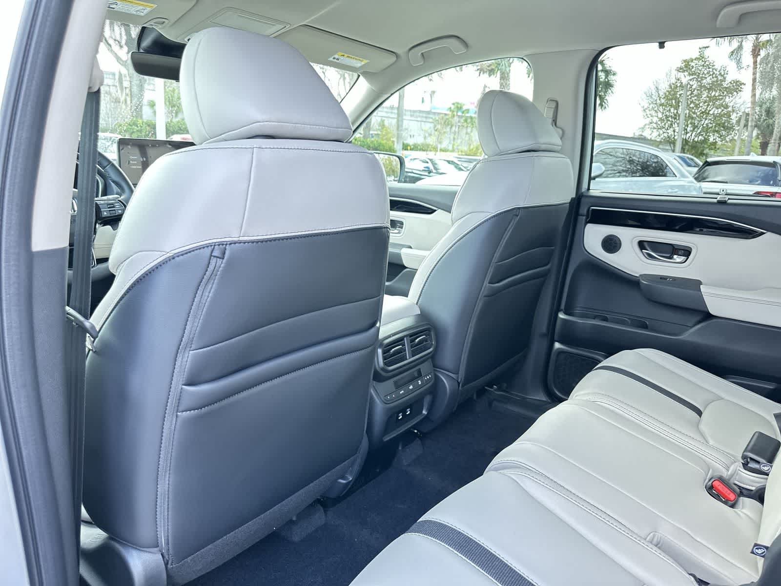 Thumbnail: 2026 Honda Pilot - 14