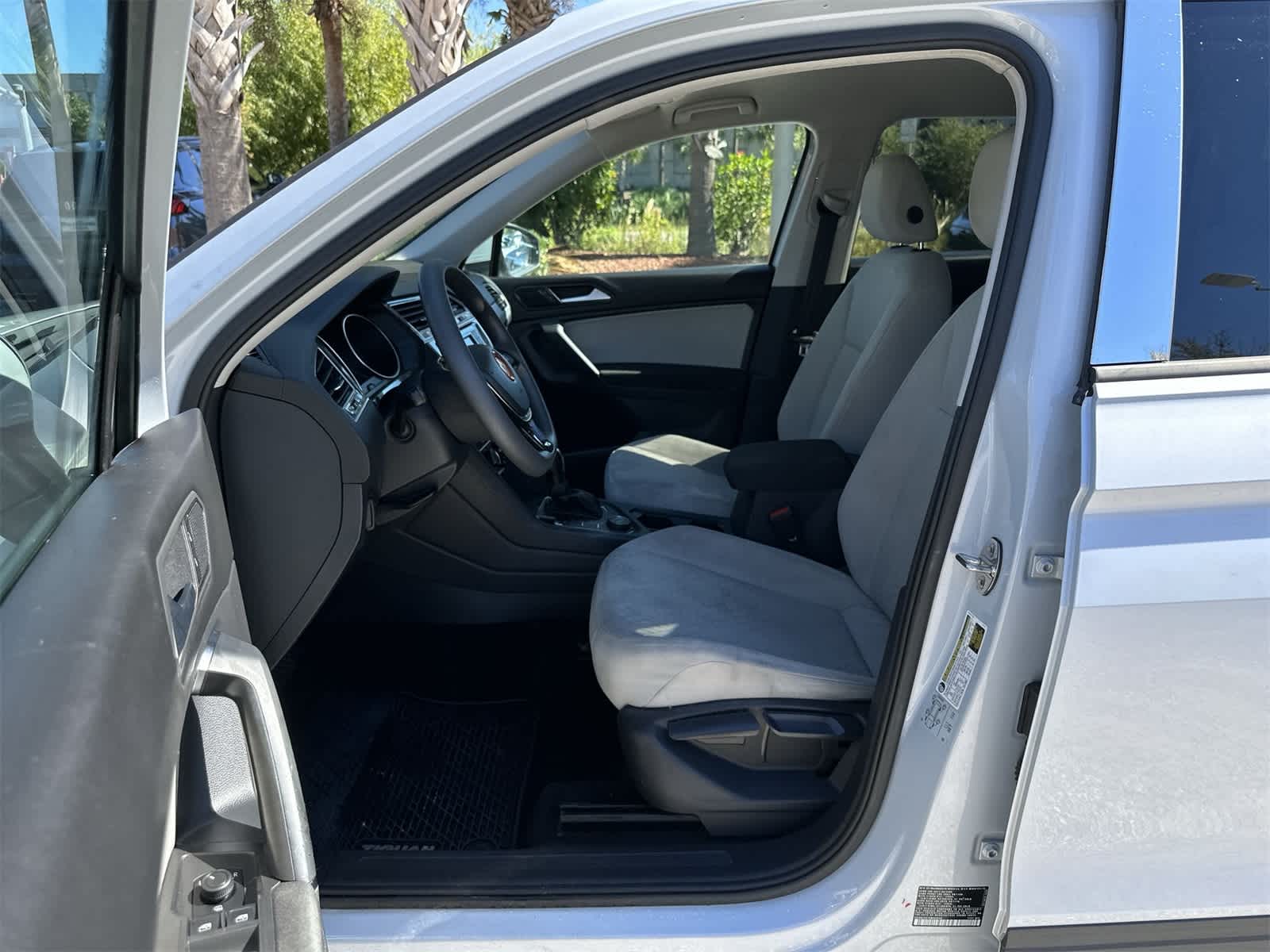 Thumbnail: 2019 Volkswagen Tiguan - 2