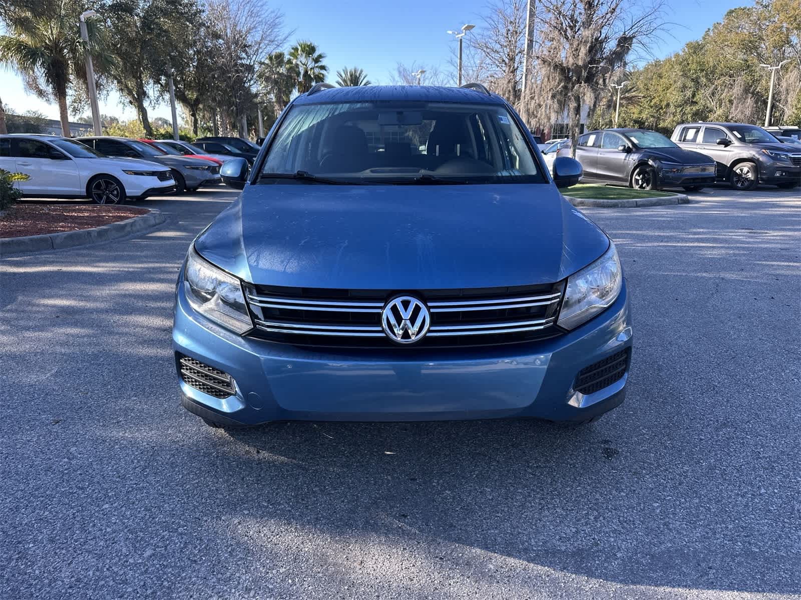 Thumbnail: 2018 Volkswagen Tiguan - 9