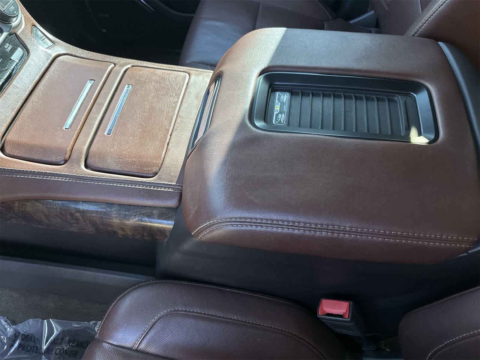 Thumbnail: 2015 Chevrolet Tahoe - 19