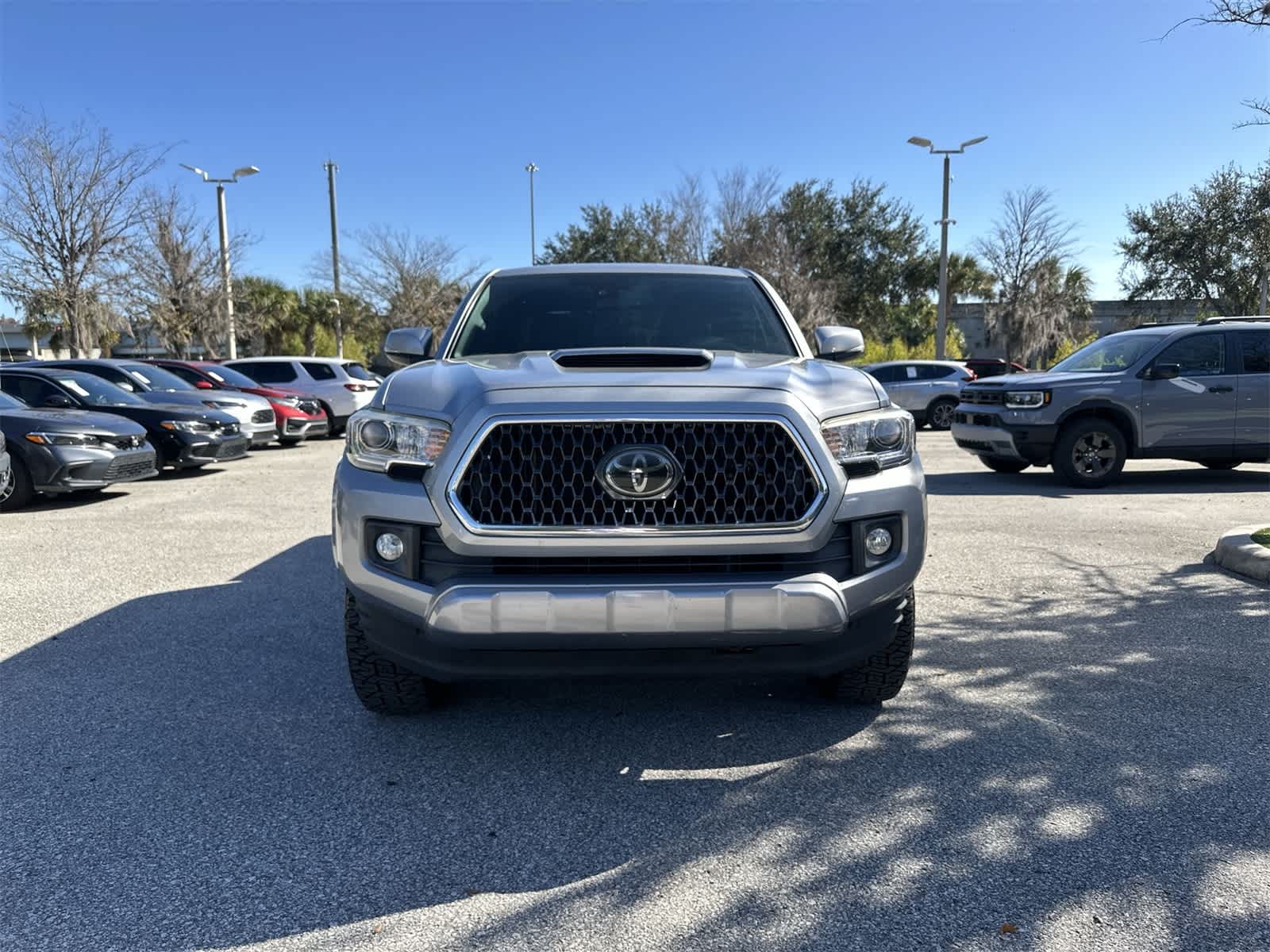 Thumbnail: 2018 Toyota Tacoma - 9