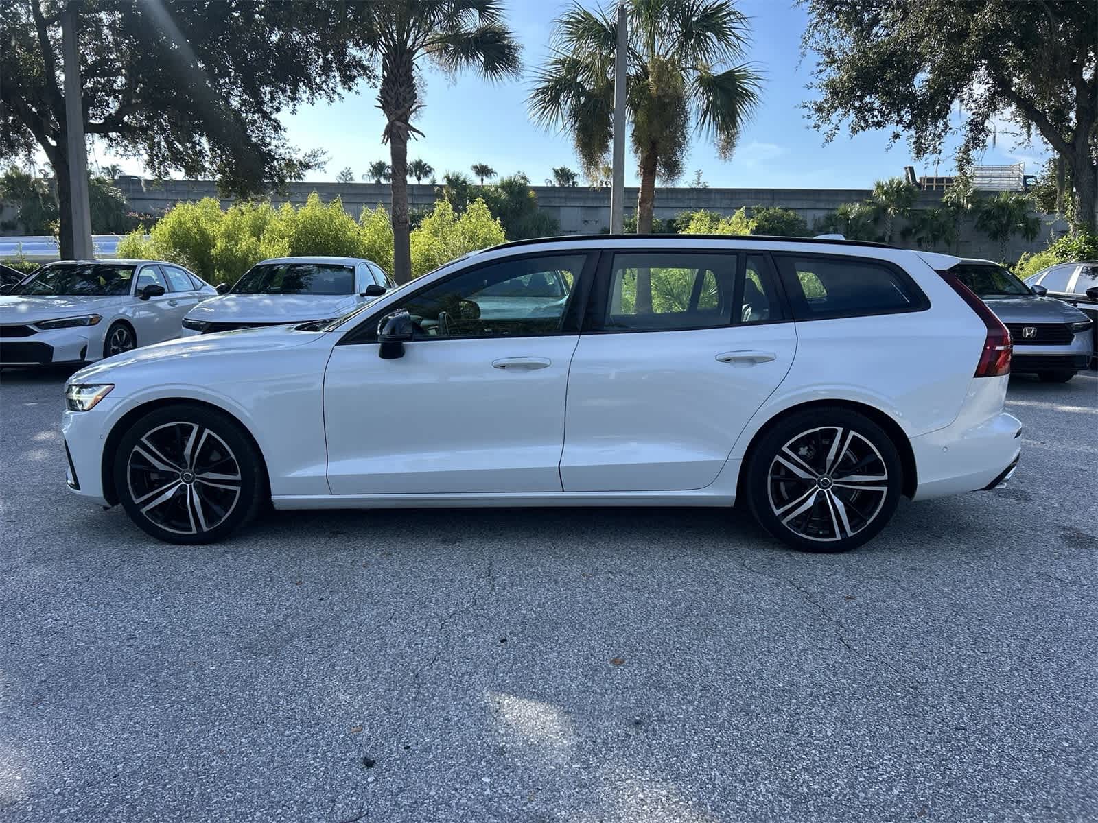 Thumbnail: 2020 Volvo V60 - 3