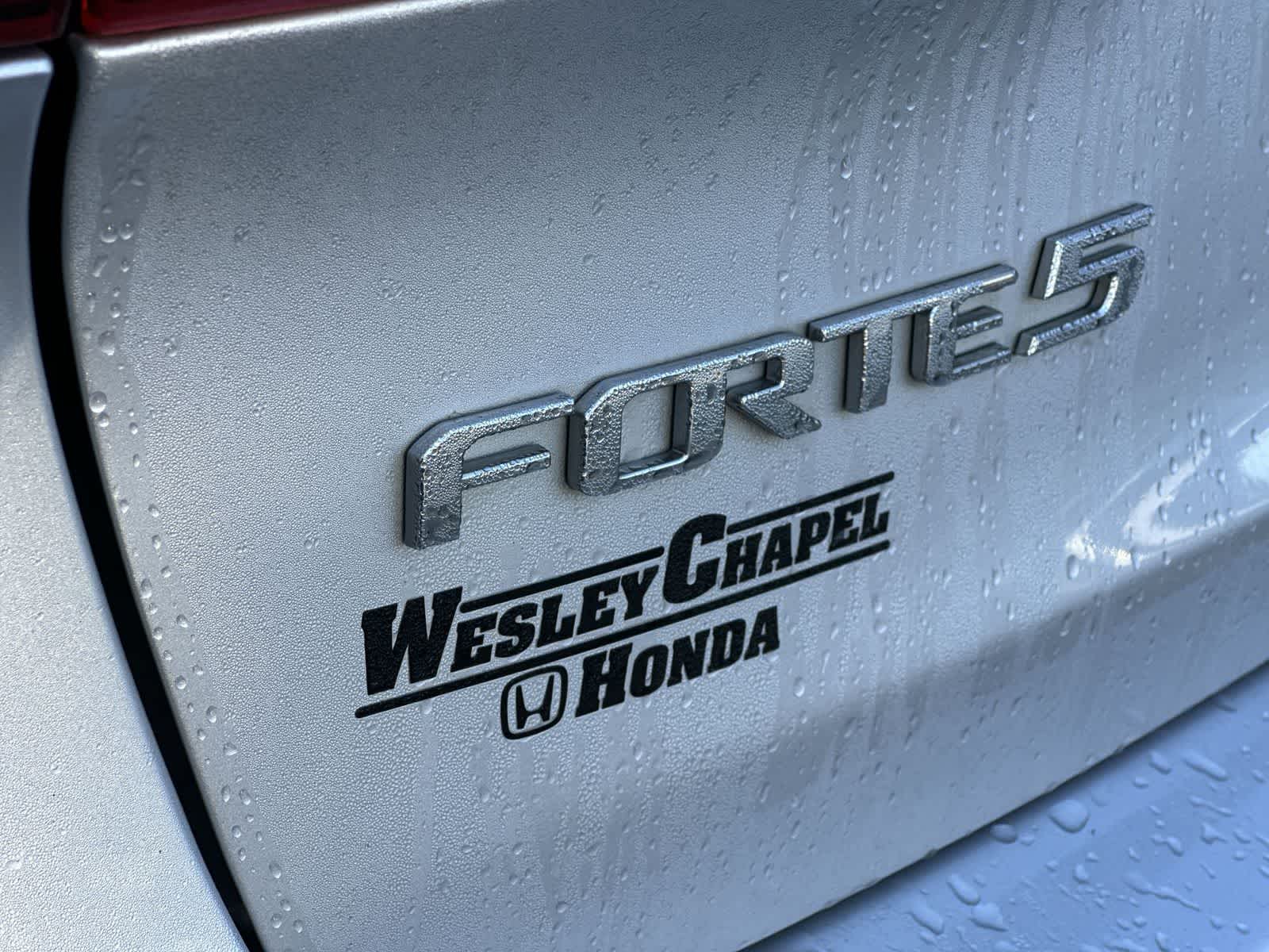 Thumbnail: 2016 Kia Forte - 11