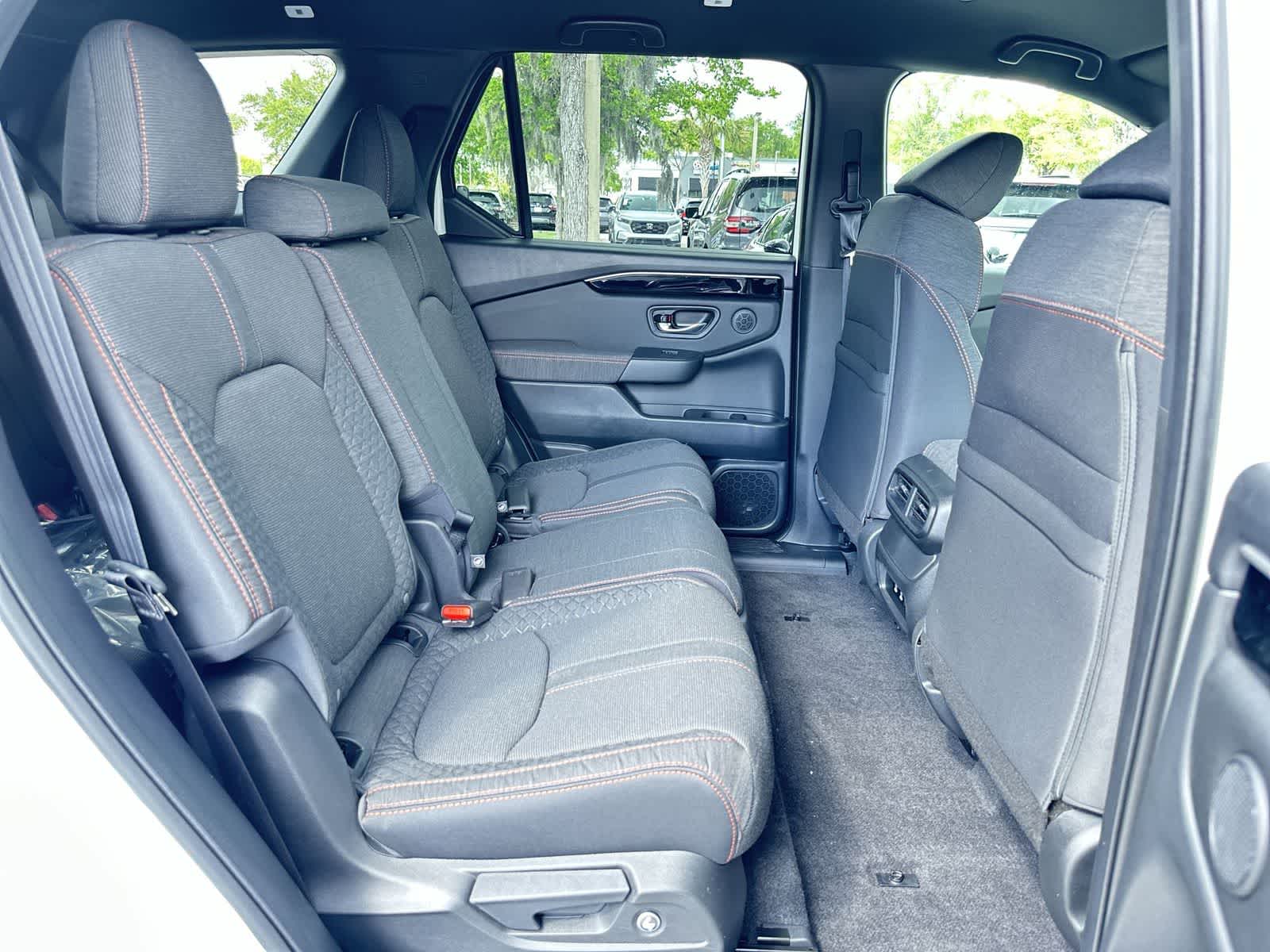 Thumbnail: 2026 Honda Pilot - 16