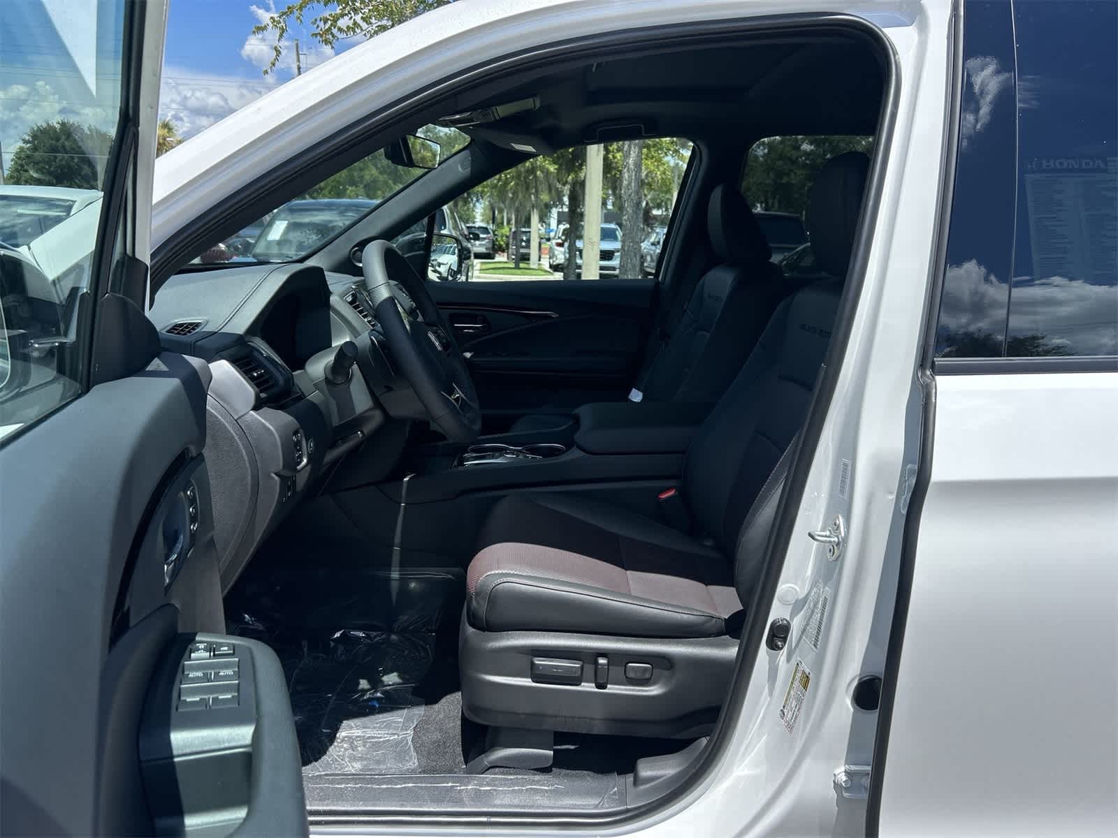 Thumbnail: 2025 Honda Ridgeline - 2