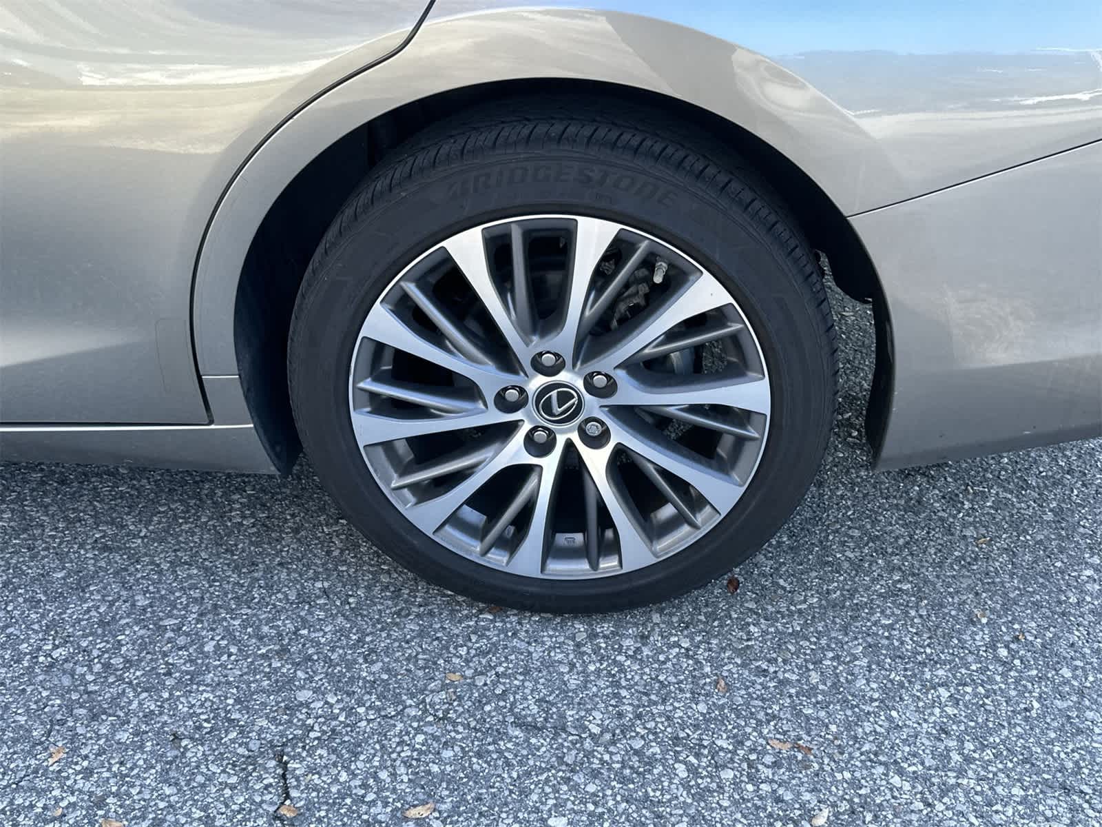 Thumbnail: 2021 Lexus ES - 12