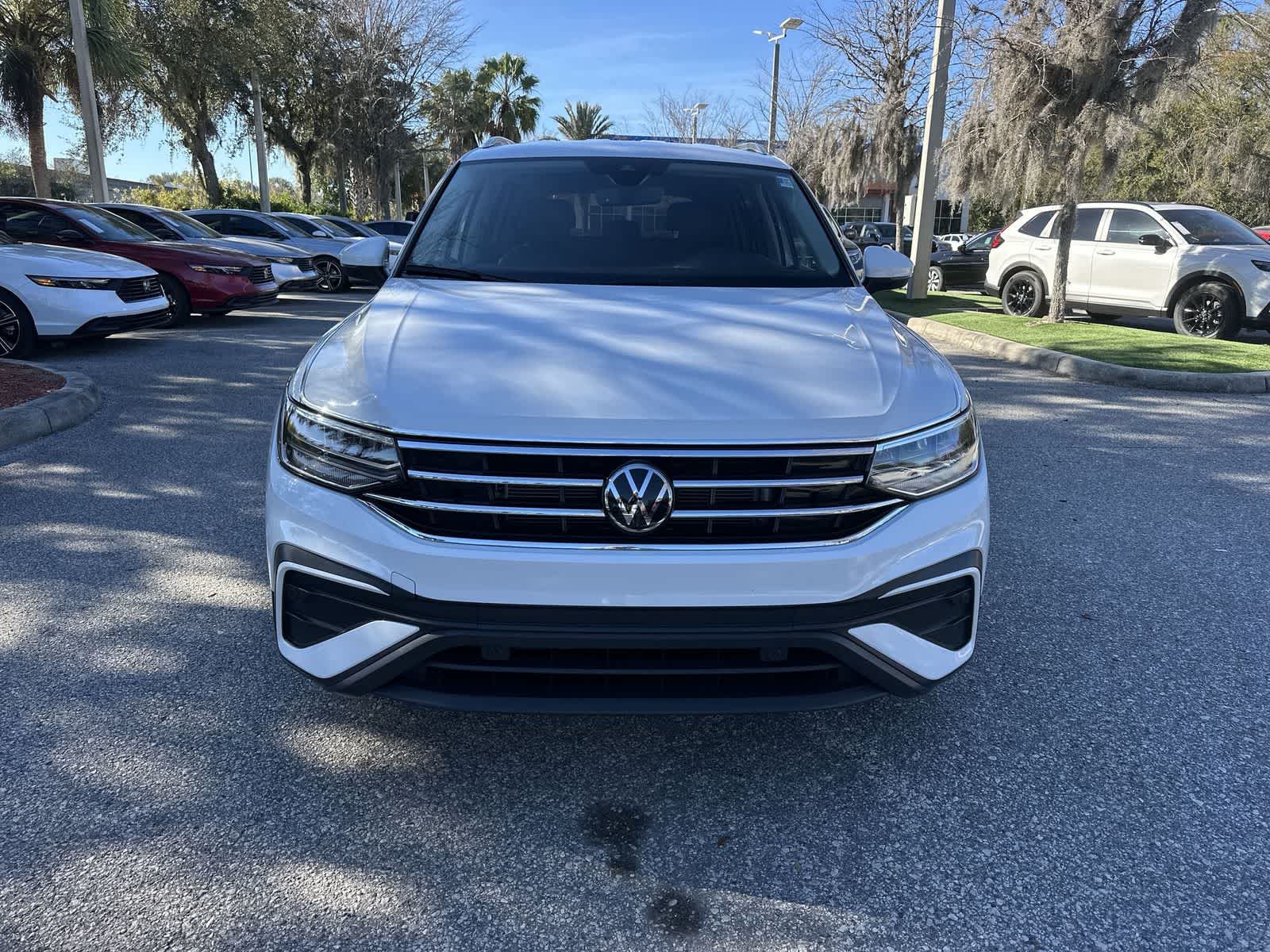 Thumbnail: 2024 Volkswagen Tiguan - 9