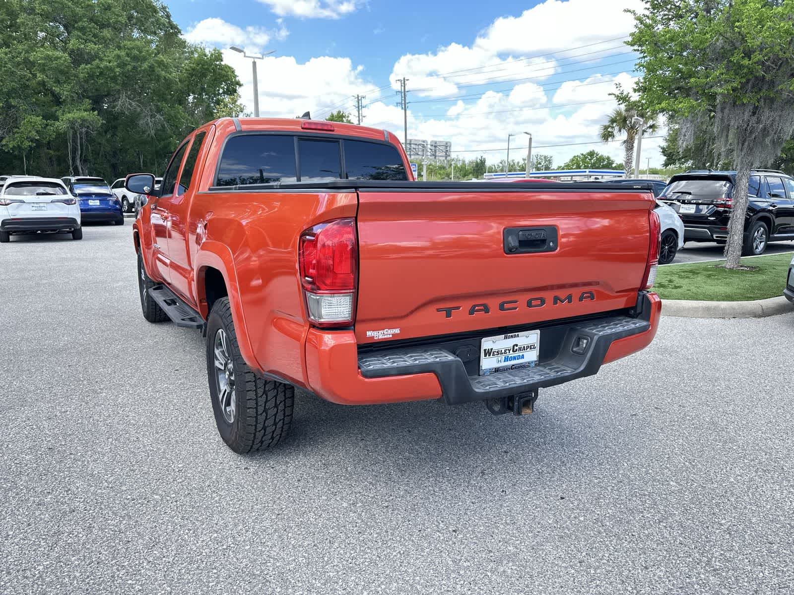 Thumbnail: 2016 Toyota Tacoma - 4