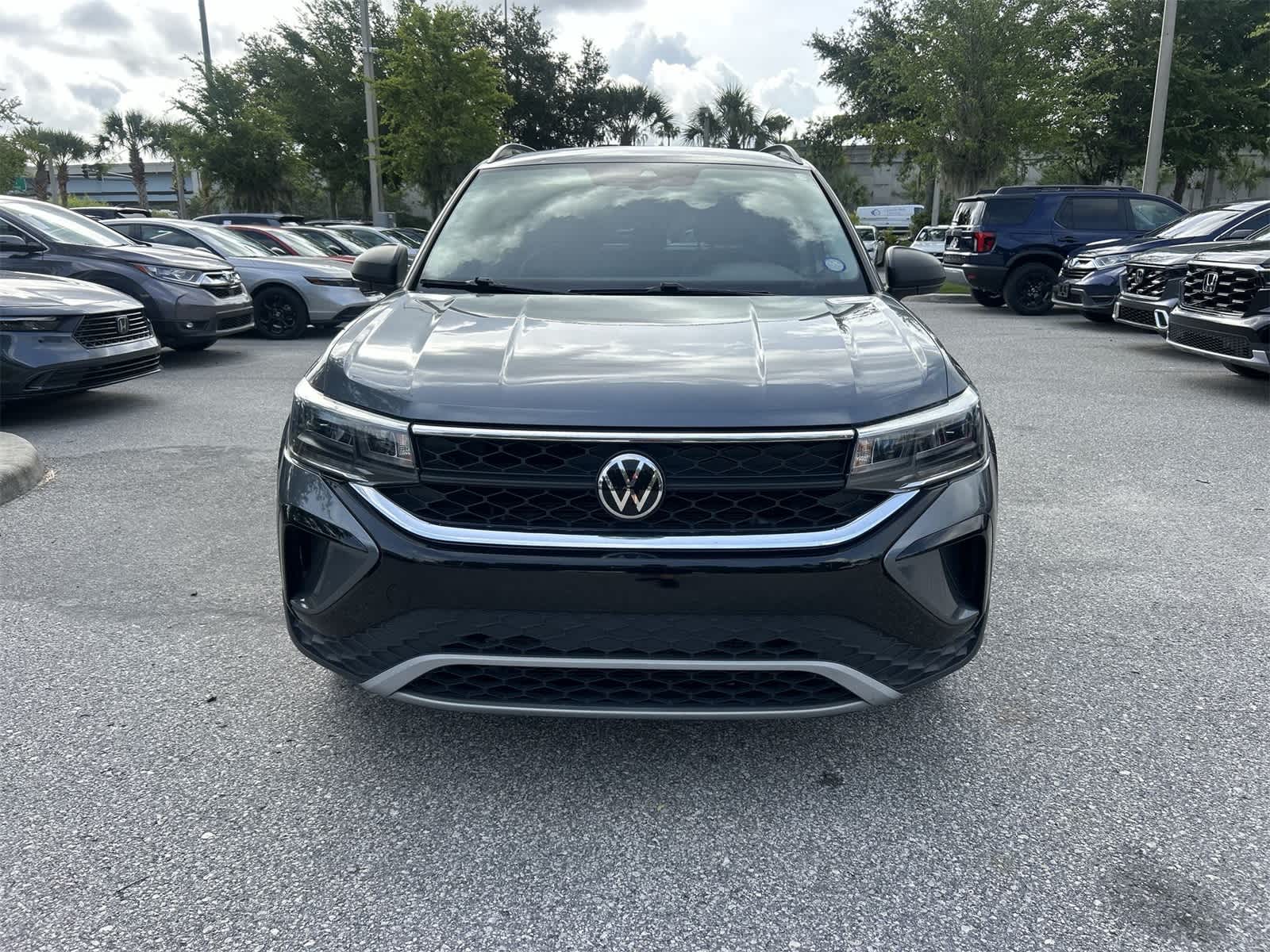 Thumbnail: 2023 Volkswagen Taos - 9