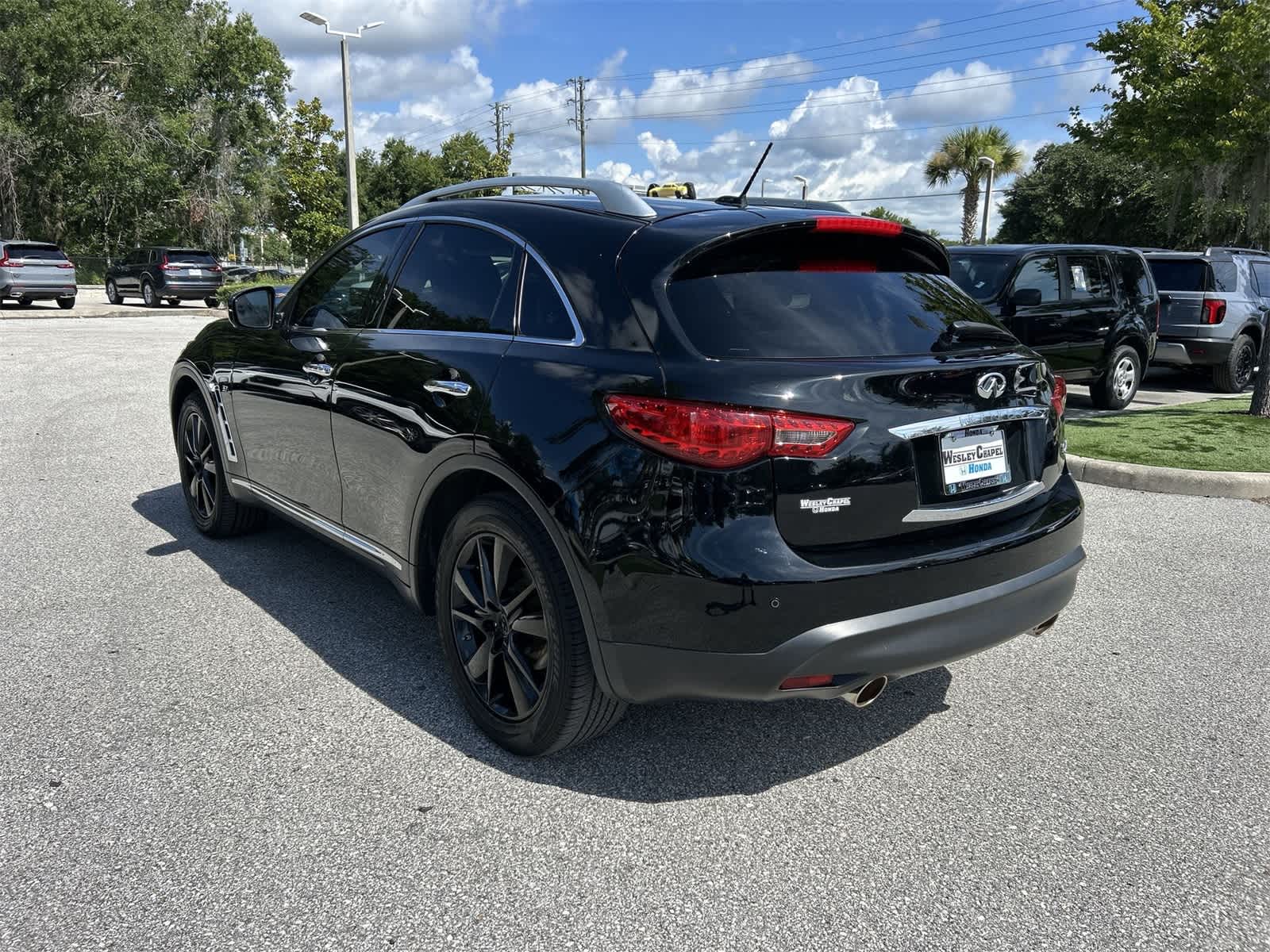 Thumbnail: 2016 INFINITI QX70 - 4