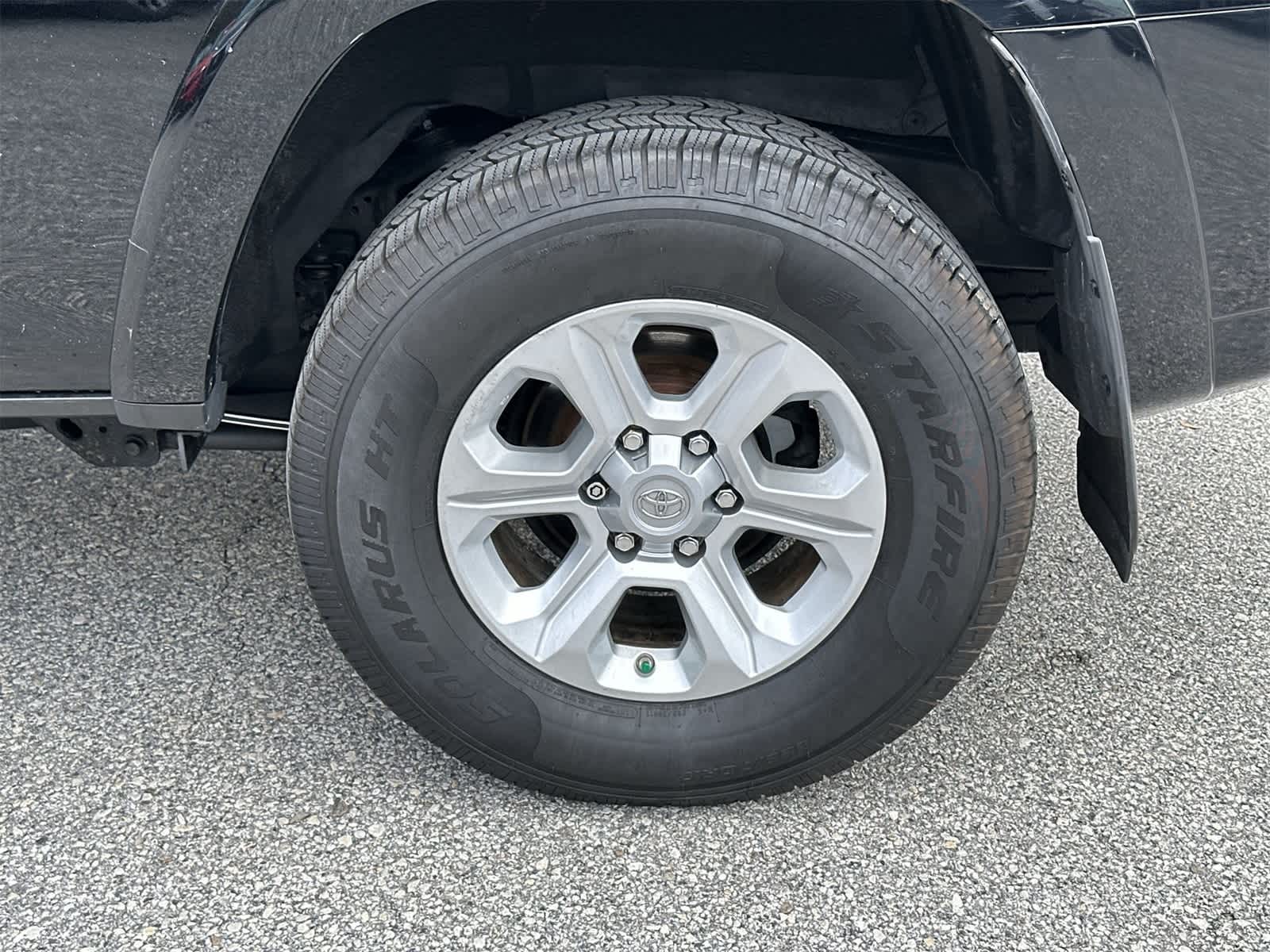 Thumbnail: 2015 Toyota 4Runner - 12