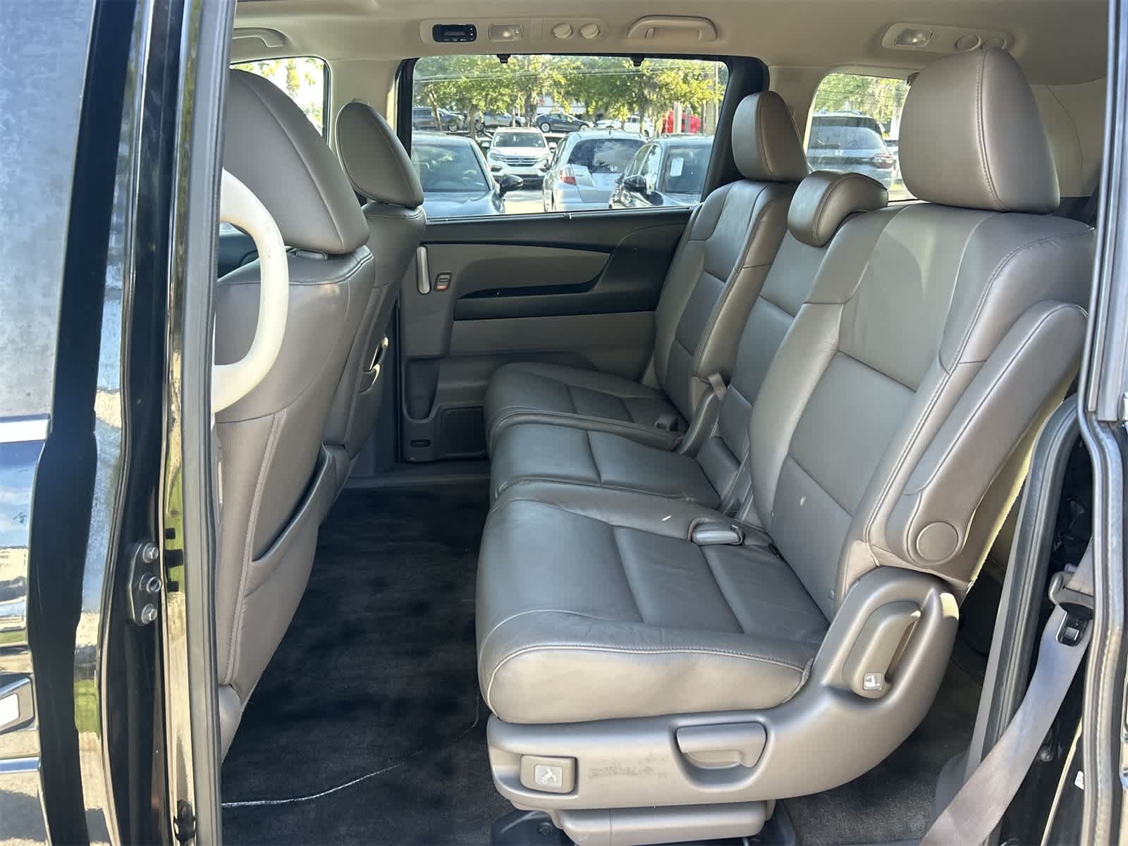 Thumbnail: 2013 Honda Odyssey - 15