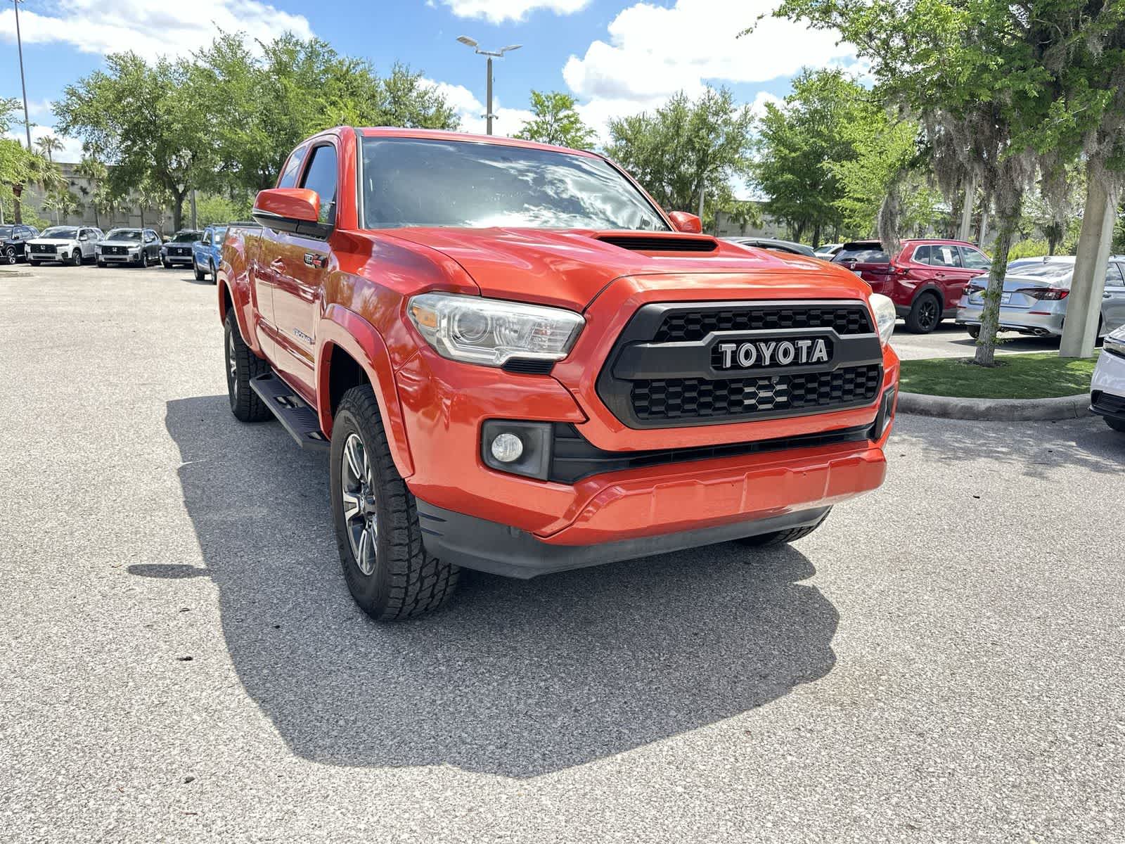 Thumbnail: 2016 Toyota Tacoma - 8