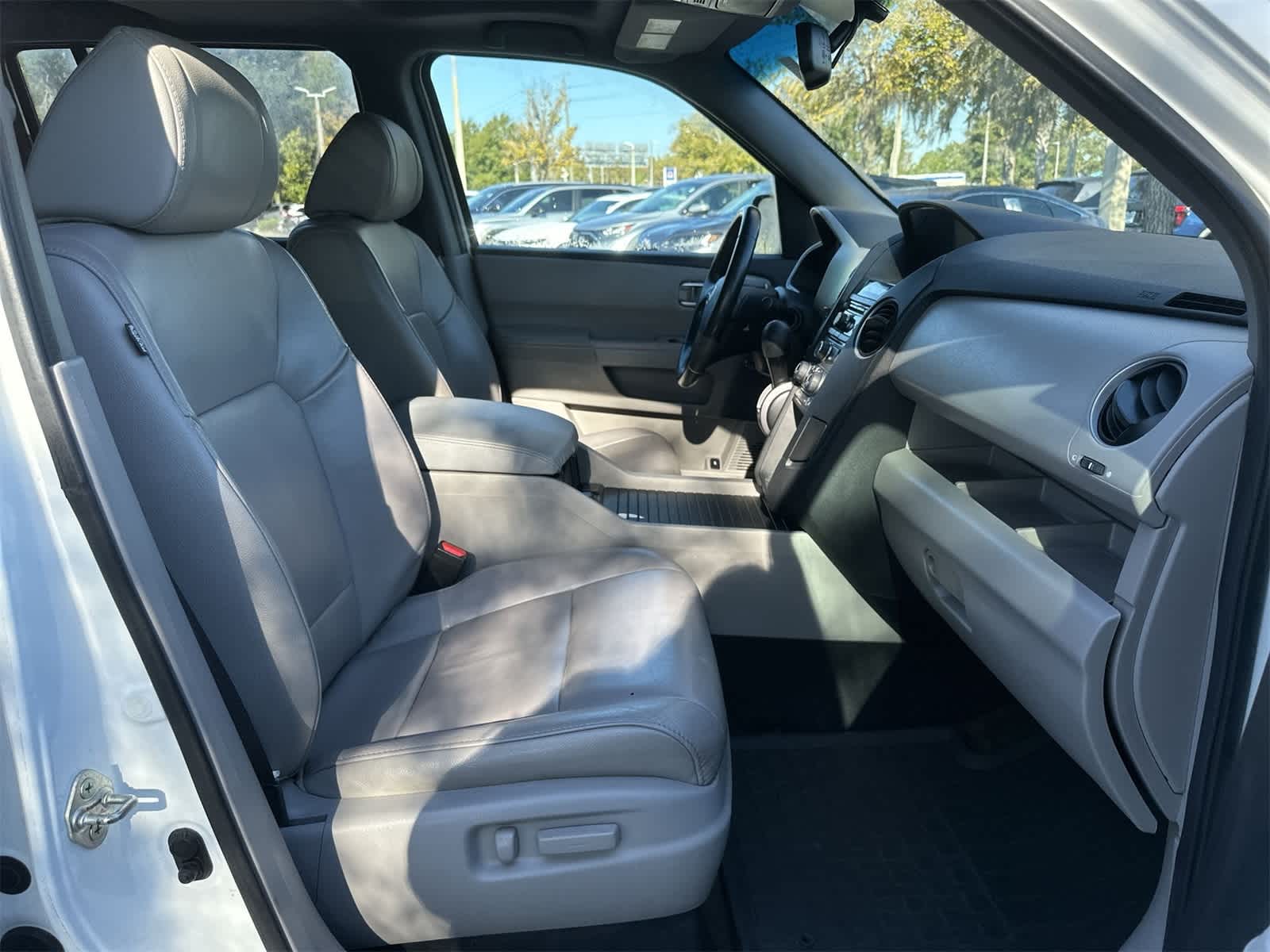 Thumbnail: 2014 Honda Pilot - 17