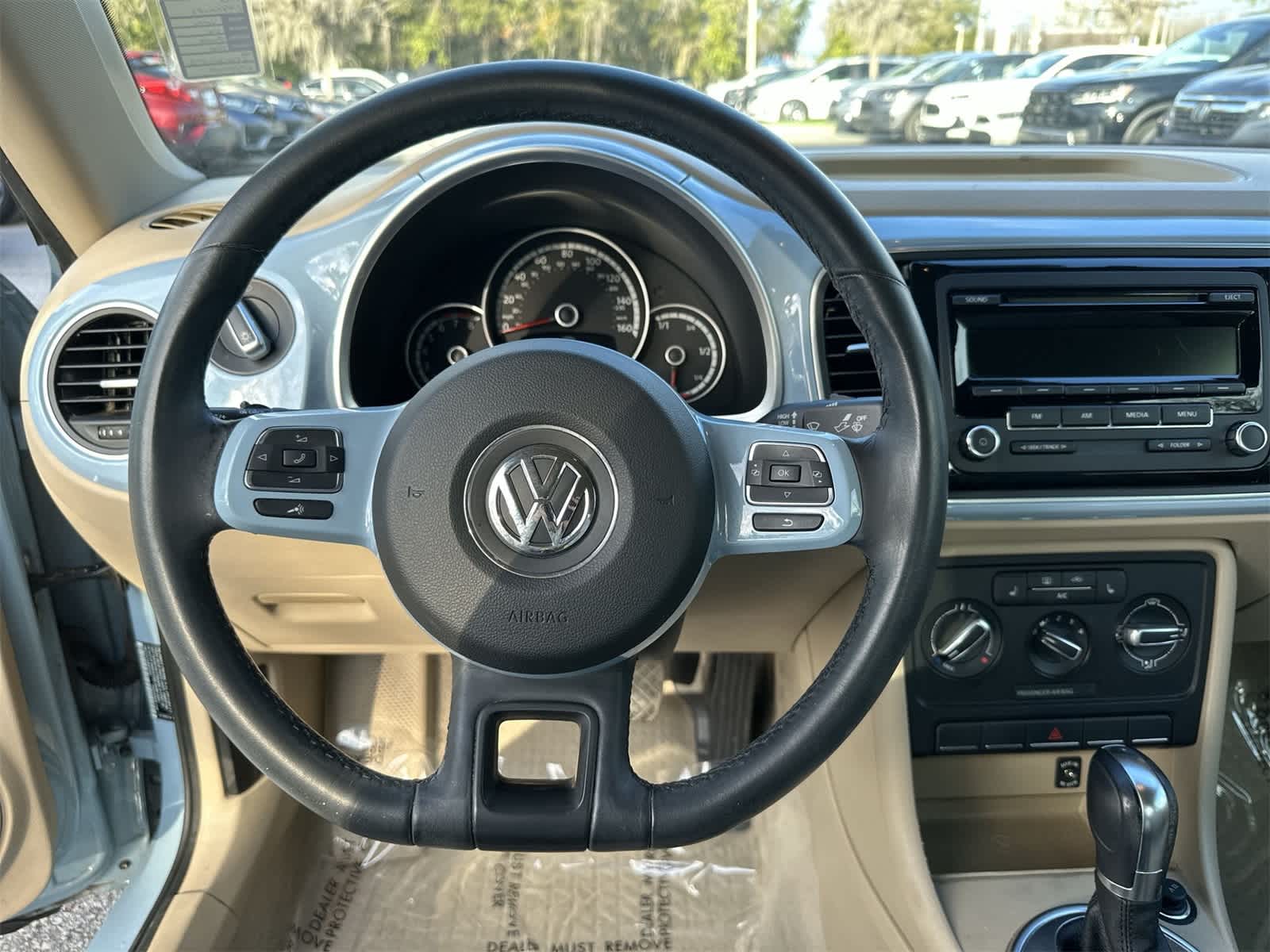 Thumbnail: 2014 Volkswagen Beetle - 16