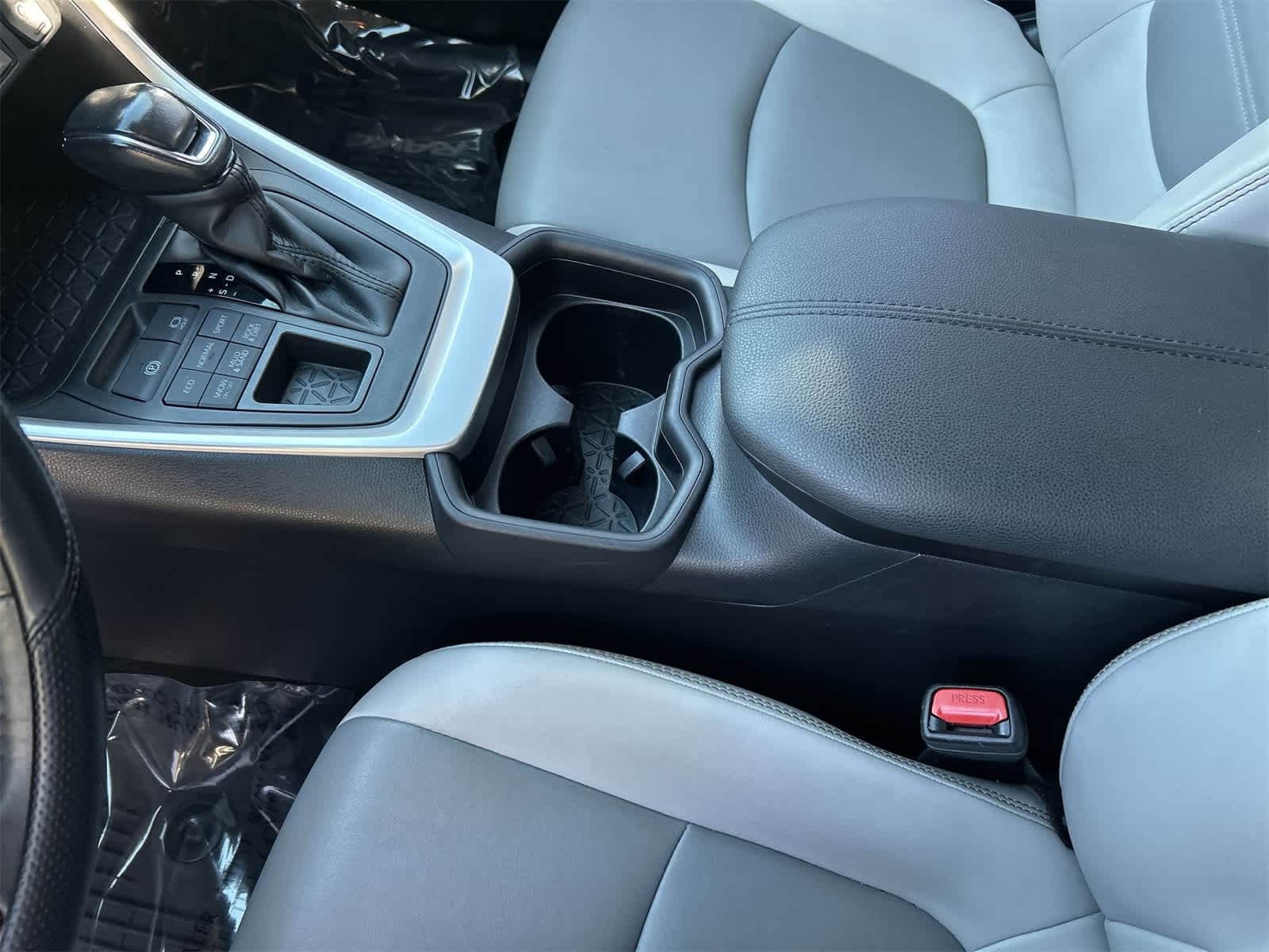 Thumbnail: 2020 Toyota RAV4 - 19