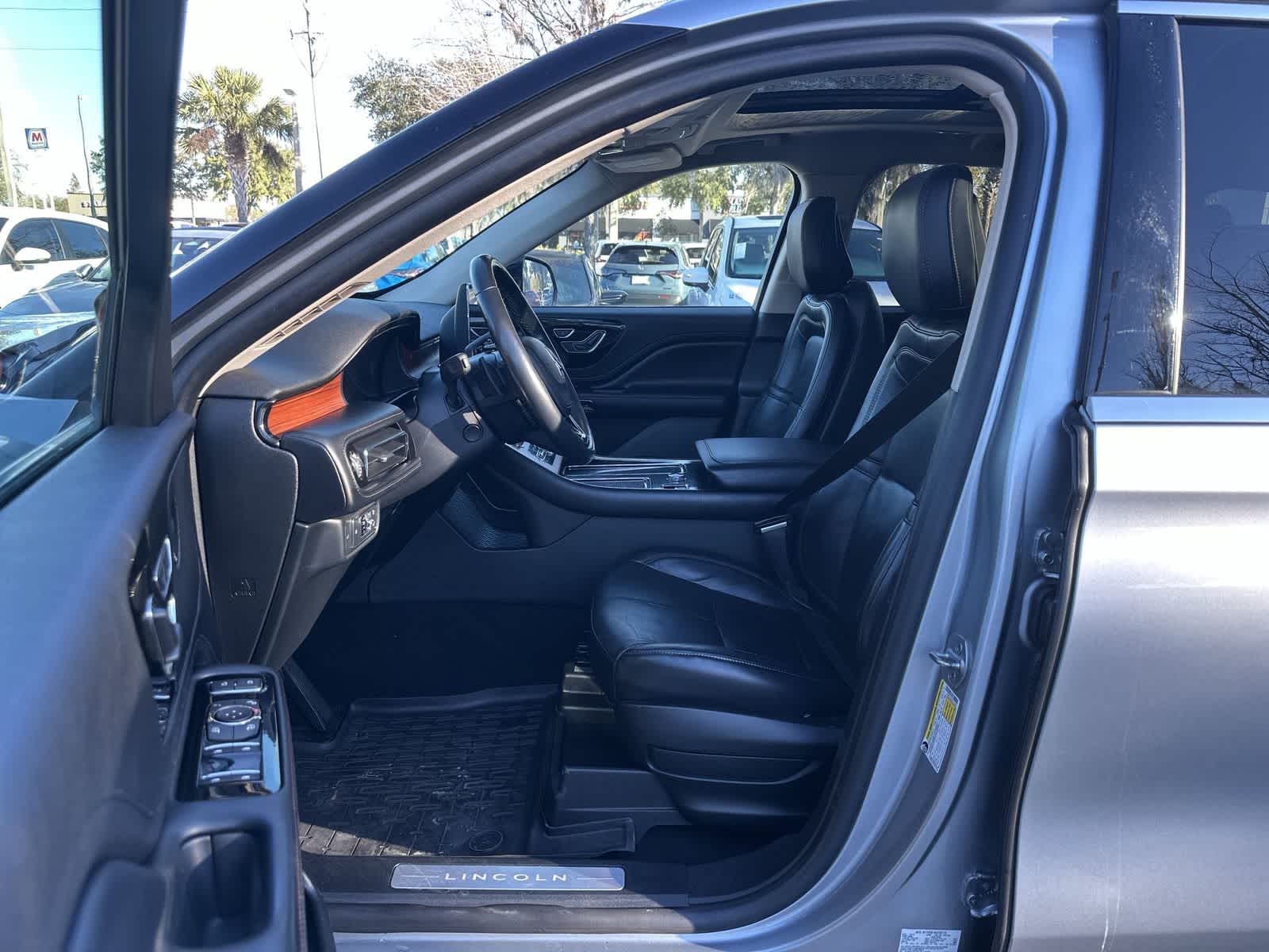 Thumbnail: 2020 Lincoln Aviator - 2