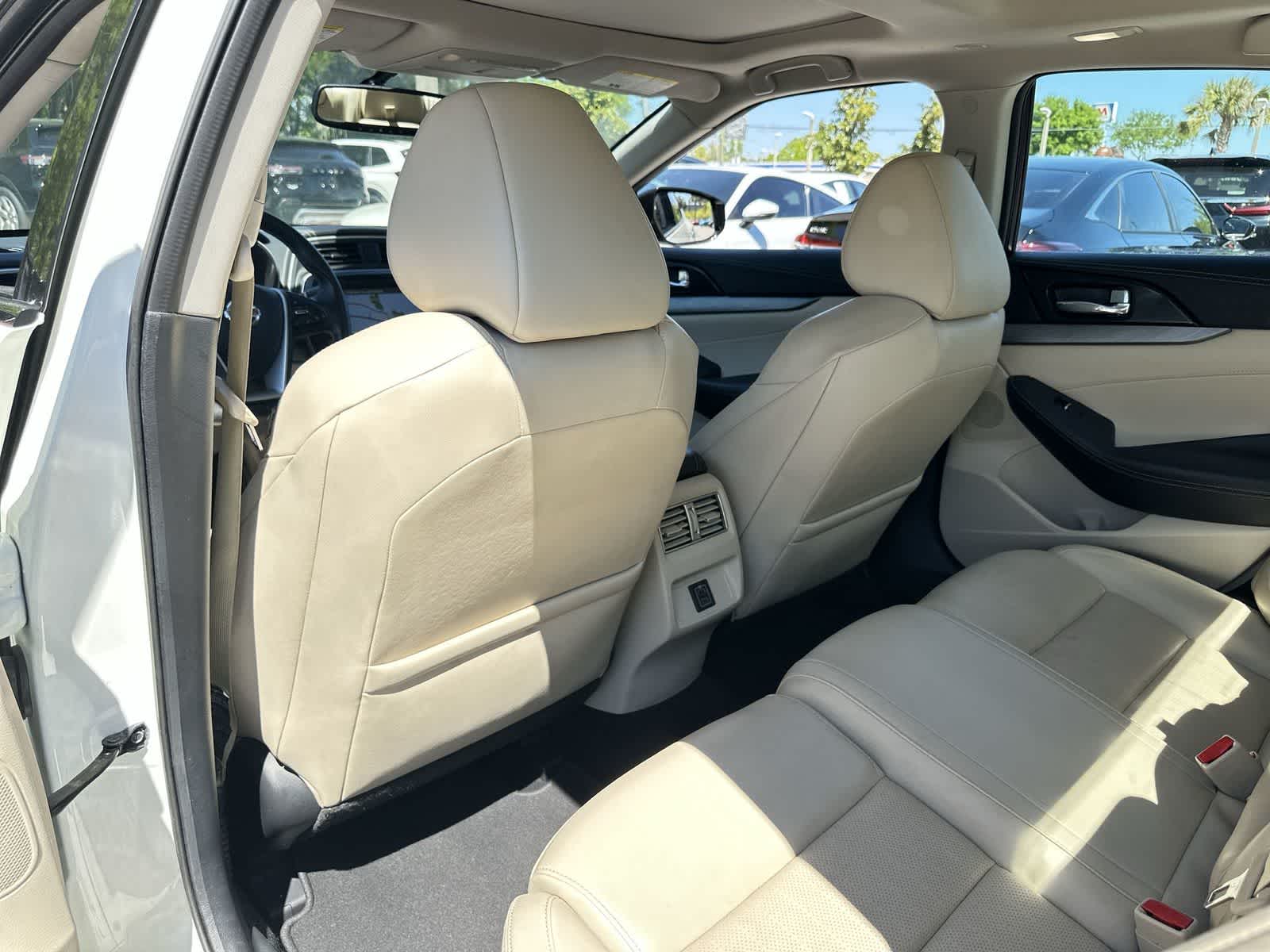 Thumbnail: 2018 Nissan Maxima - 16