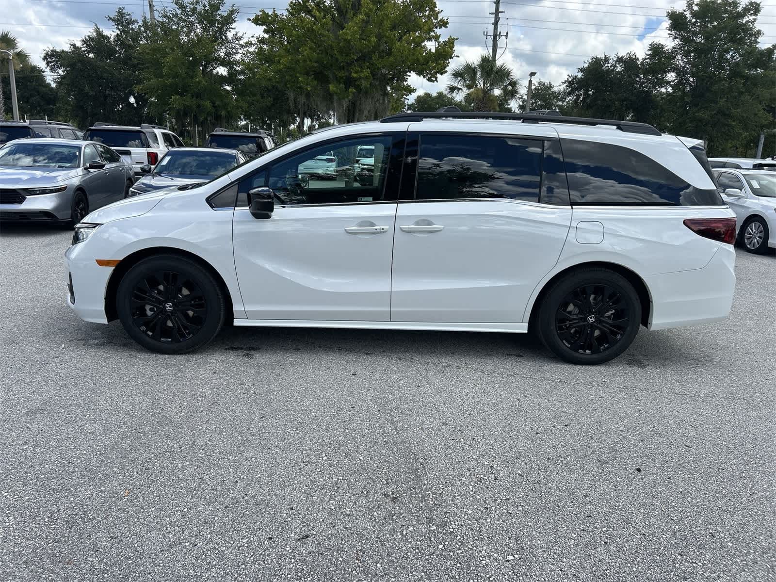 Thumbnail: 2026 Honda Odyssey - 3