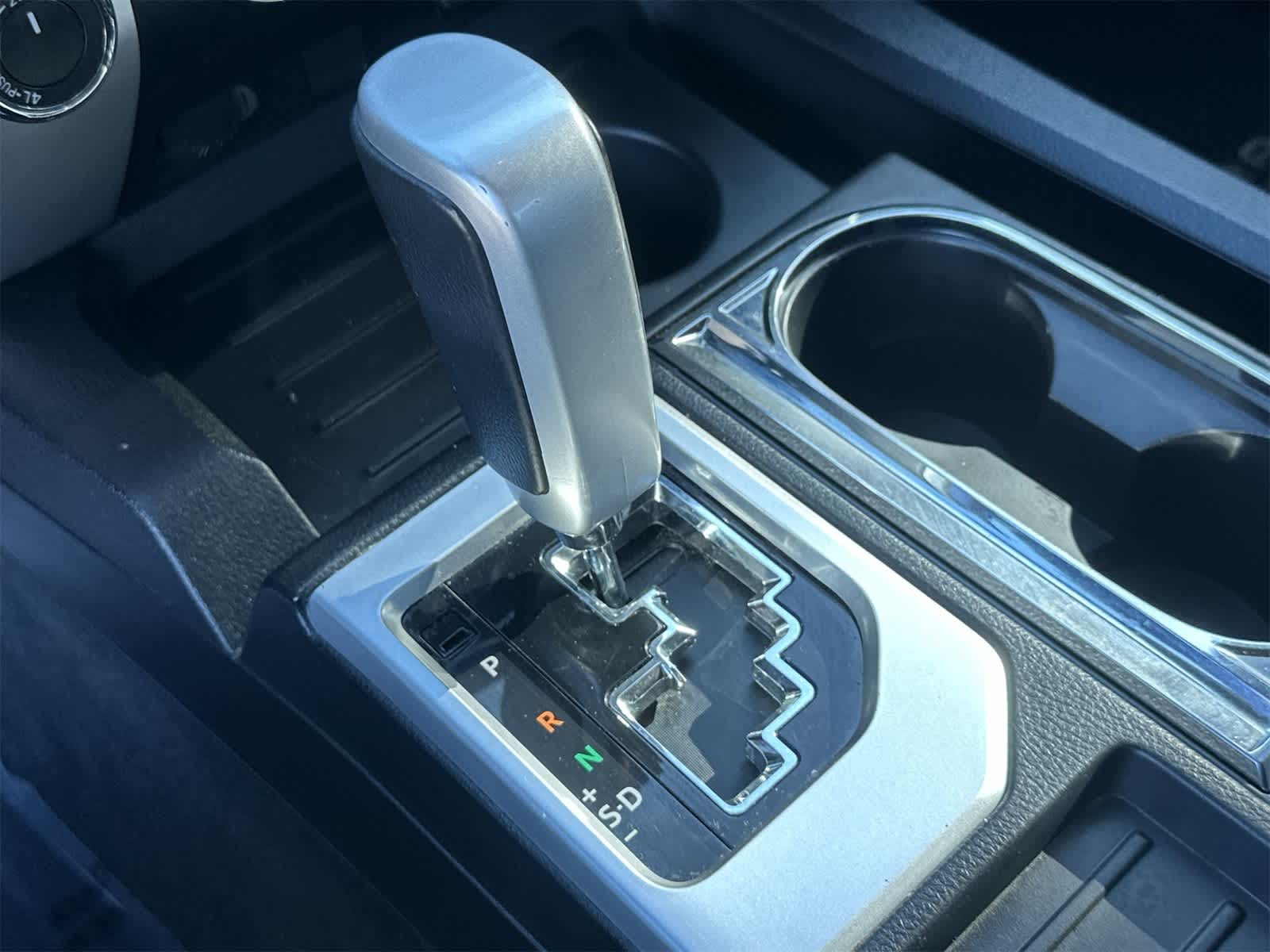 Thumbnail: 2015 Toyota Tundra - 21