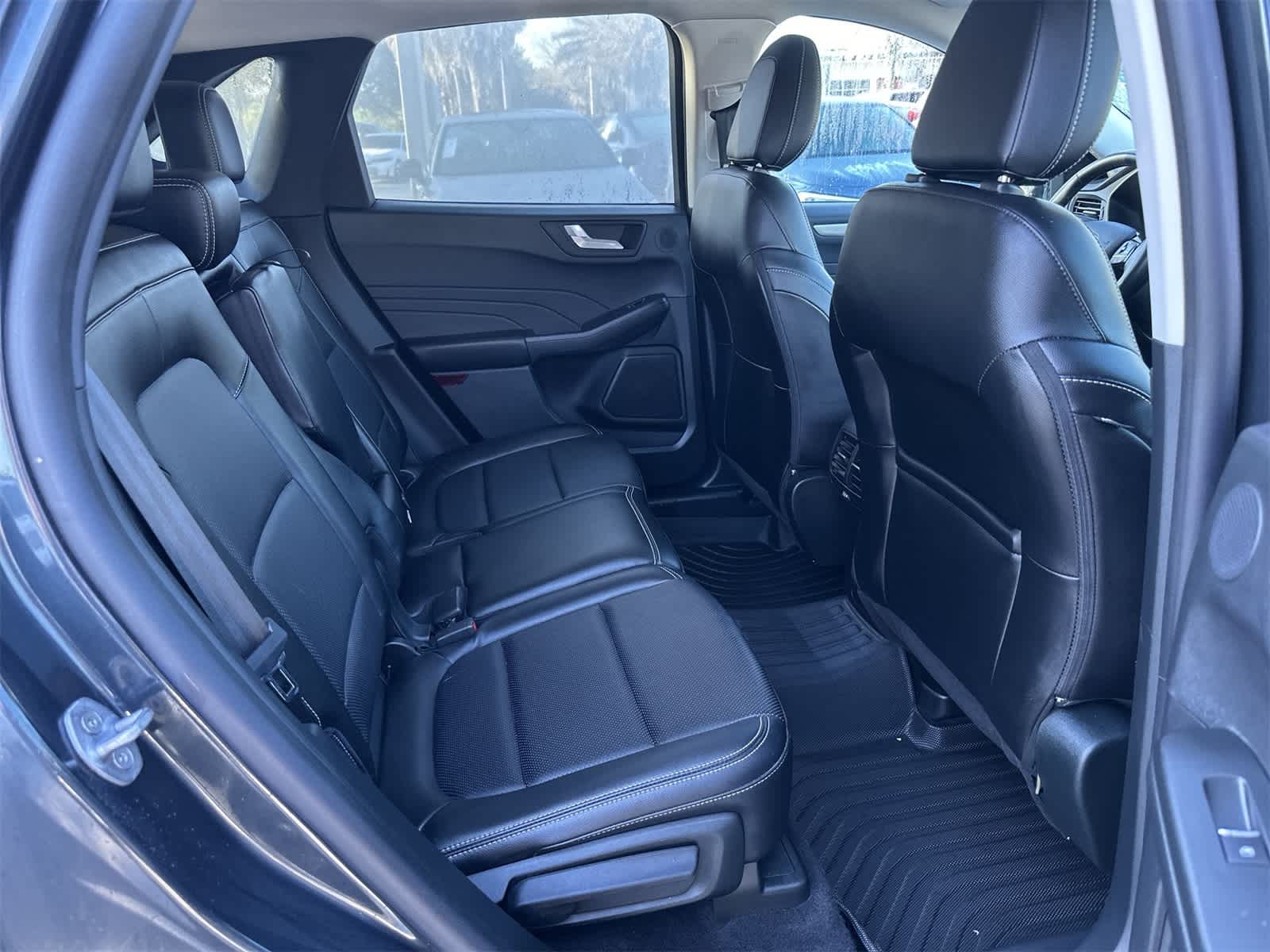 Thumbnail: 2022 Ford Escape - 16