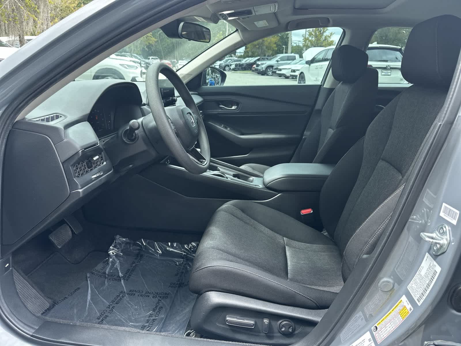 2025 Honda Accord SE - Photo 13