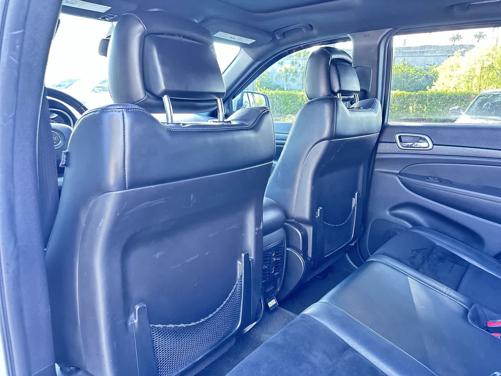 Thumbnail: 2015 Jeep Grand Cherokee - 14
