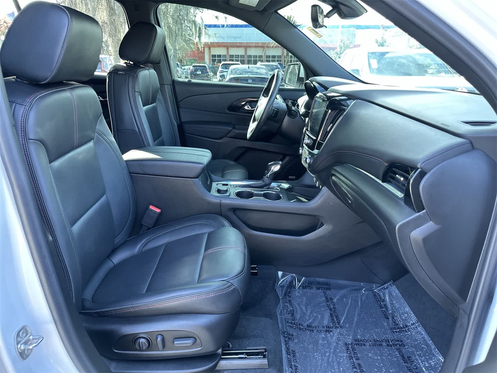 Thumbnail: 2022 Chevrolet Traverse - 17