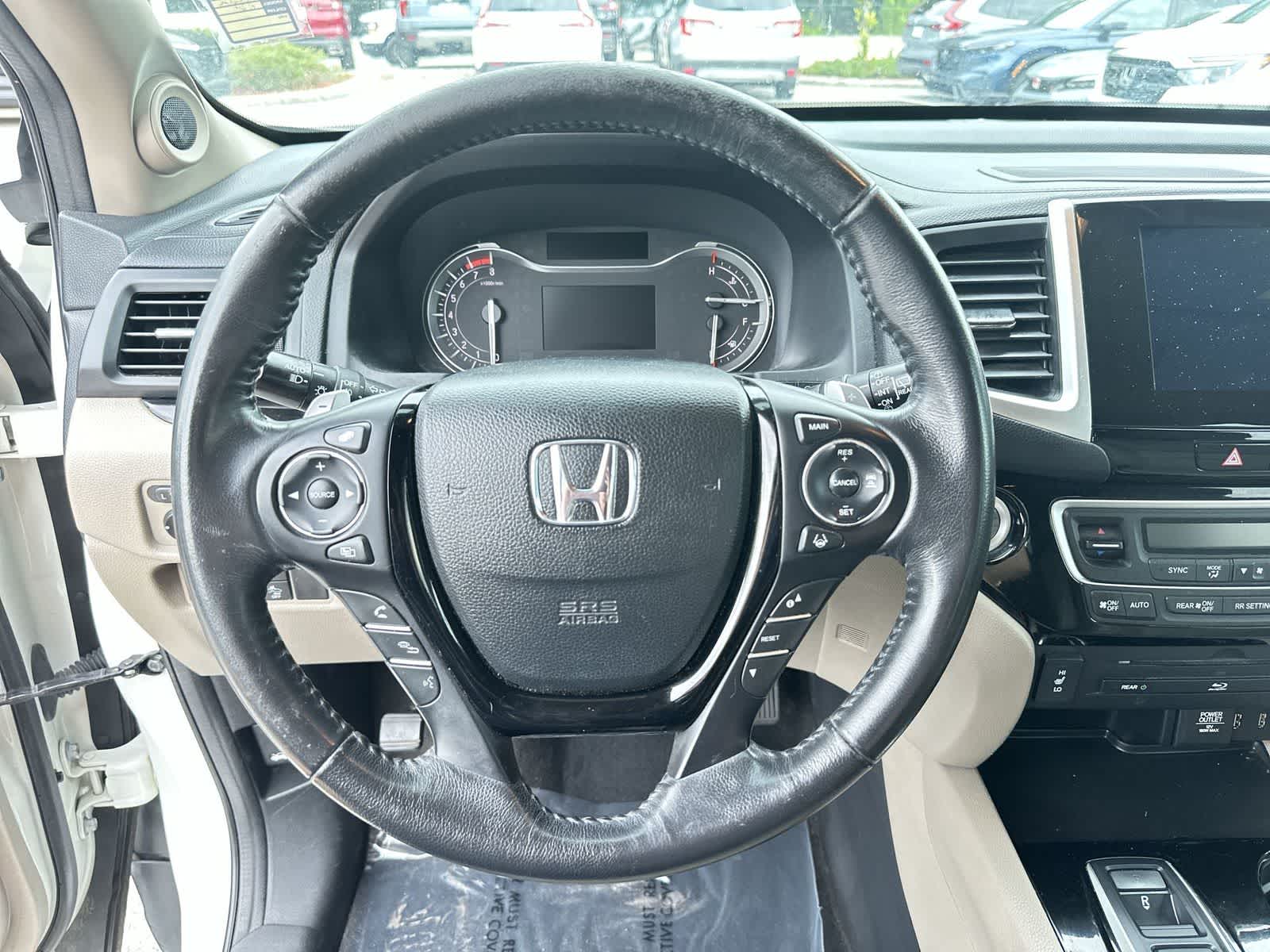 Thumbnail: 2017 Honda Pilot - 26