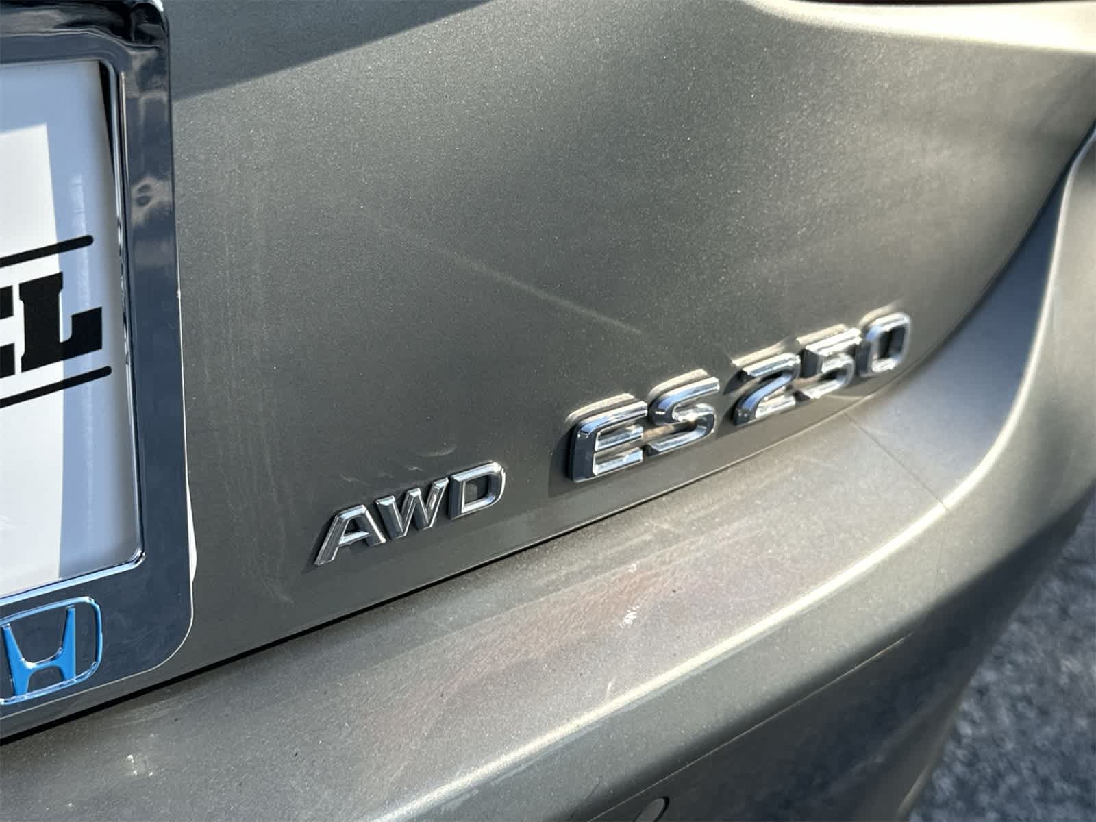 Thumbnail: 2021 Lexus ES - 11