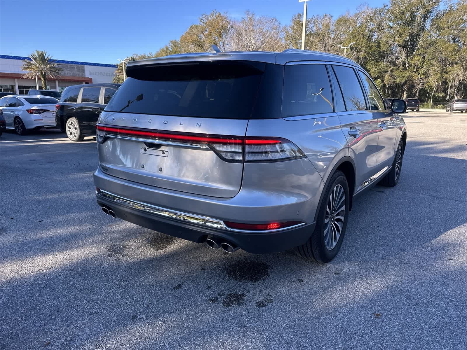 Thumbnail: 2020 Lincoln Aviator - 6