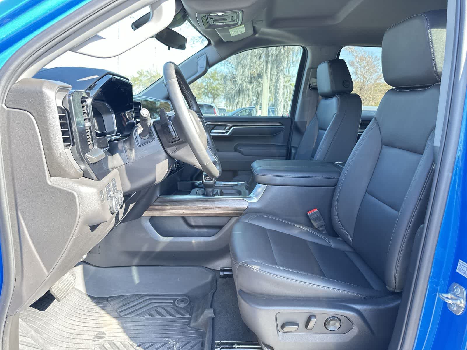 Thumbnail: 2025 Chevrolet Silverado 1500 - 13