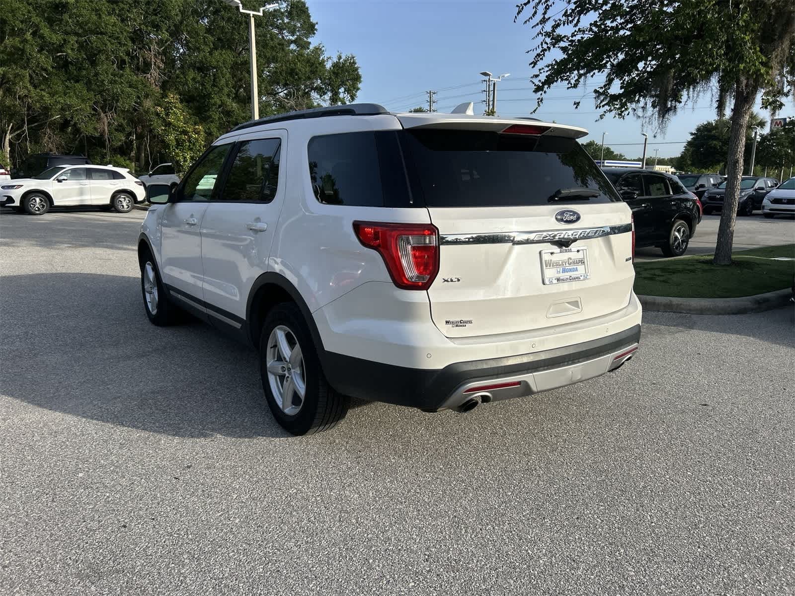 2017 Ford Explorer XLT 4