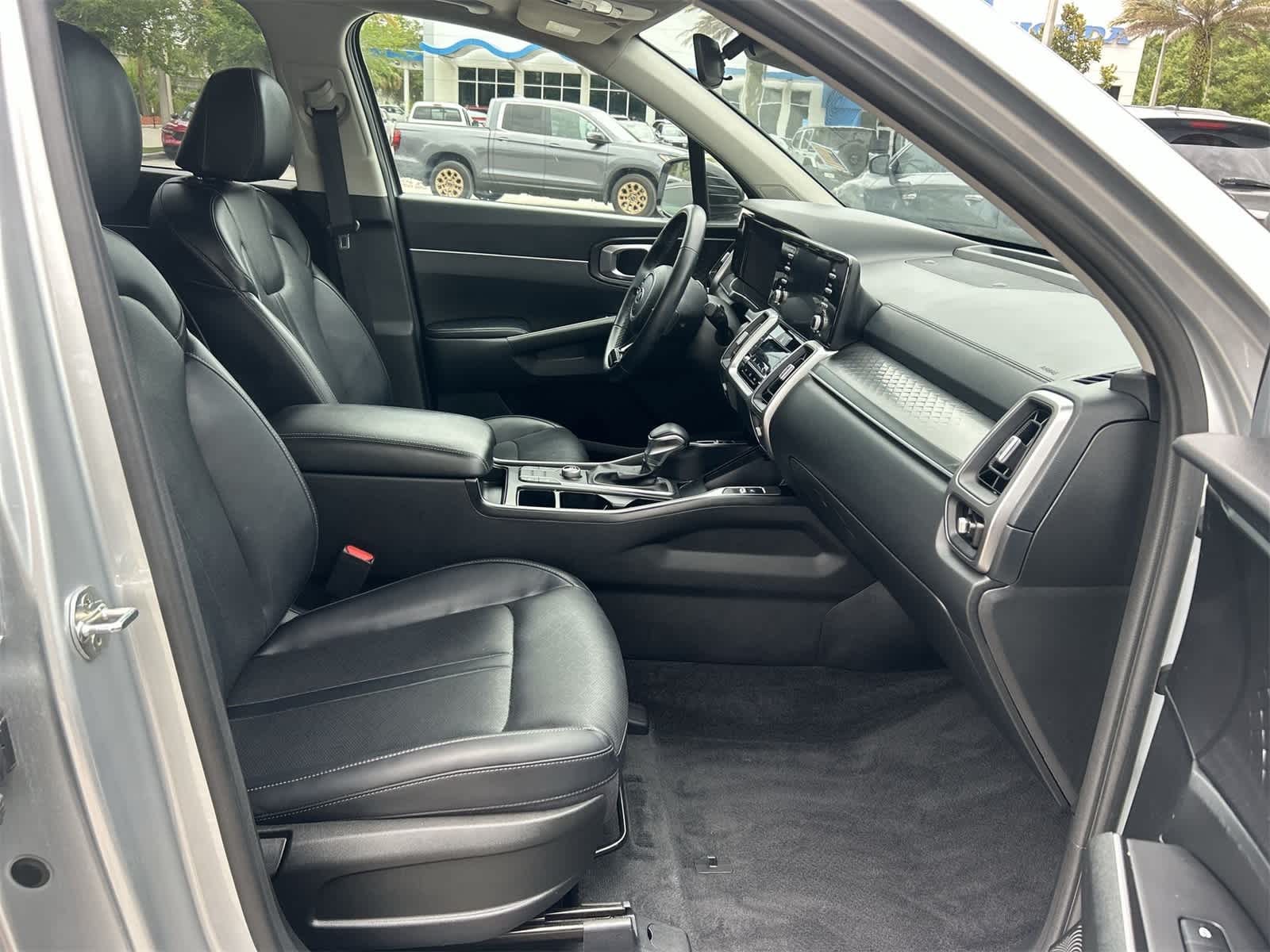 2021 Kia Sorento S 17