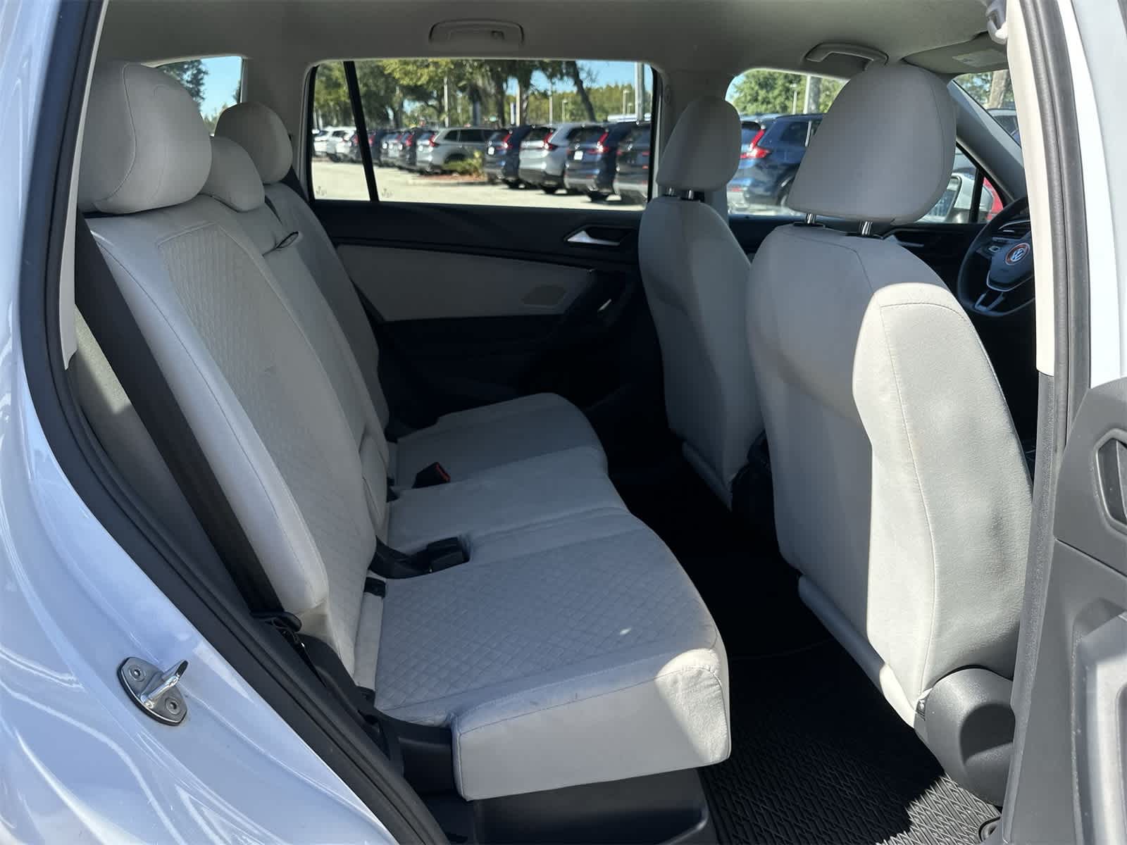 Thumbnail: 2019 Volkswagen Tiguan - 16