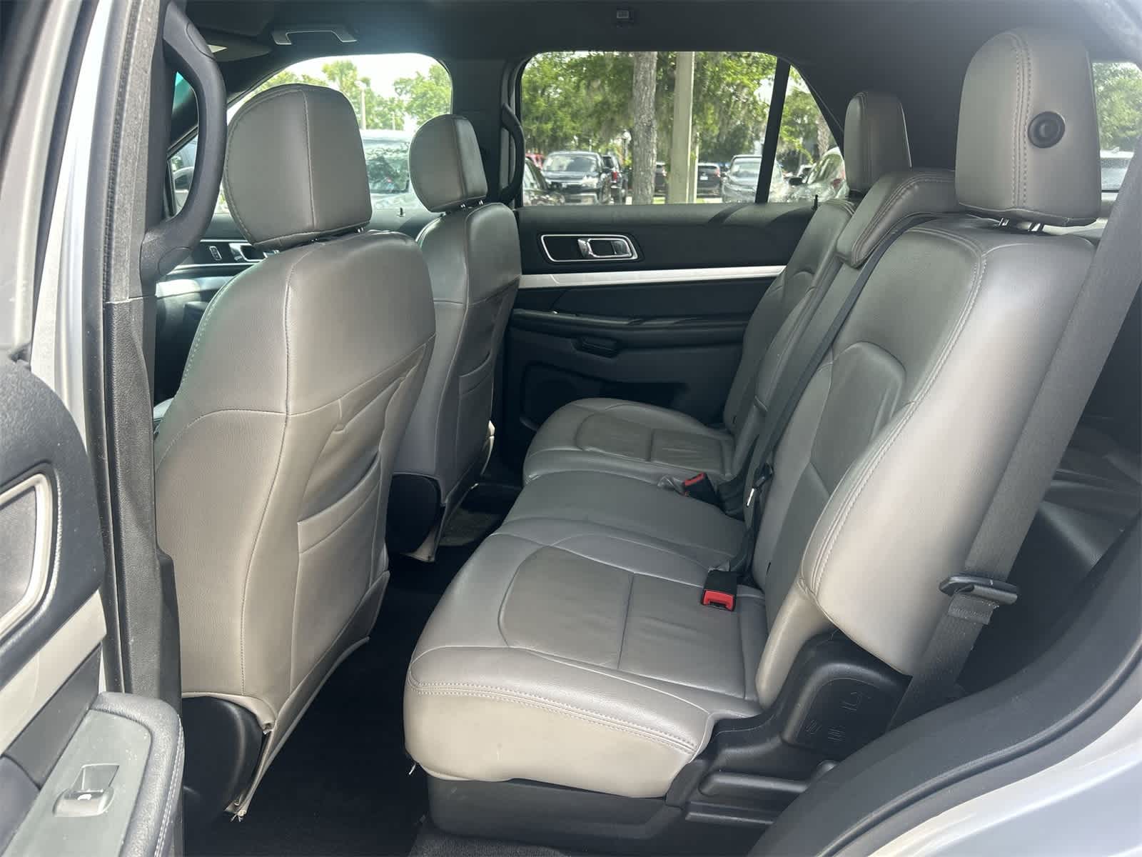 2017 Ford Explorer XLT 15