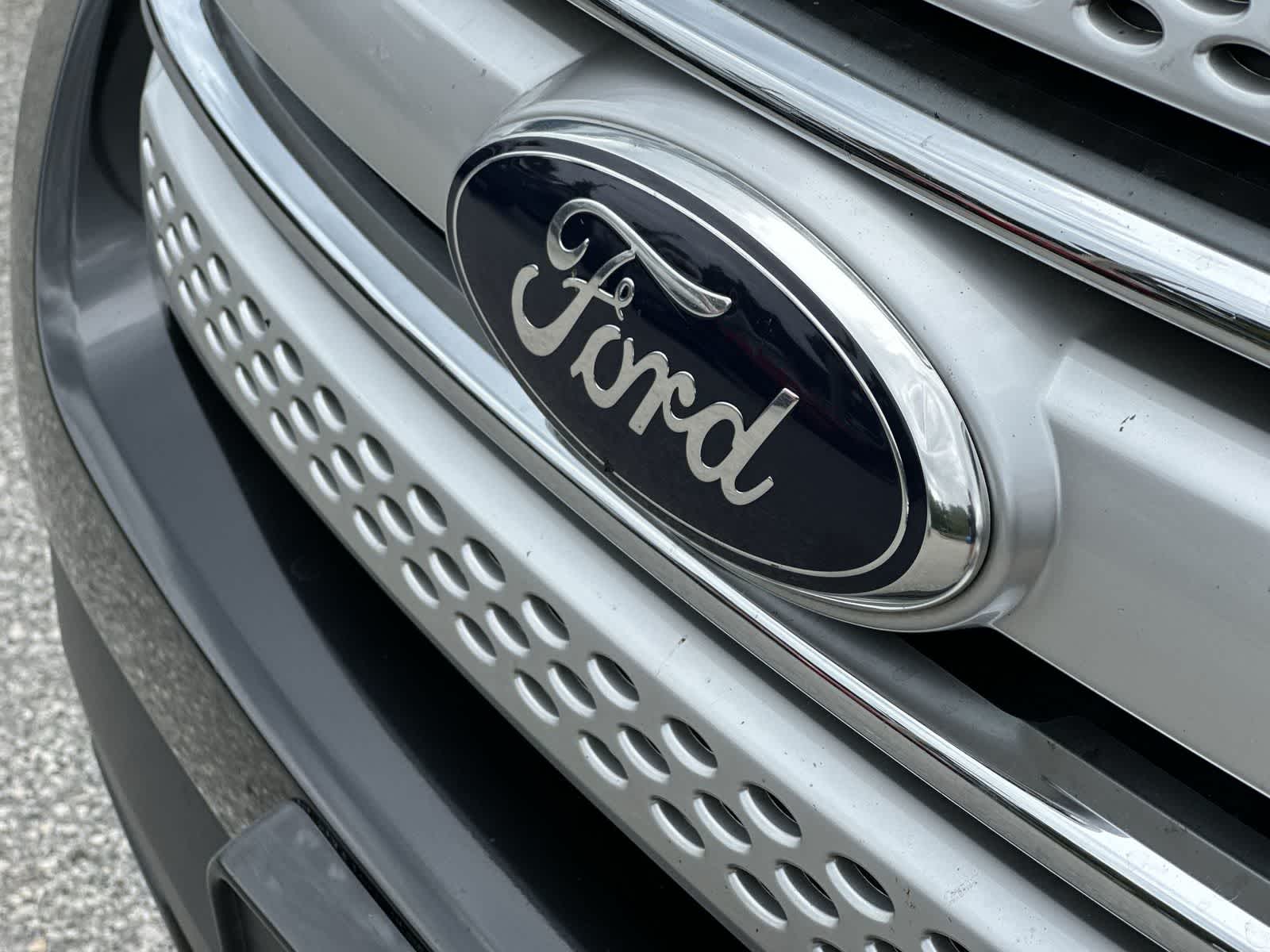Thumbnail: 2013 Ford Explorer - 10