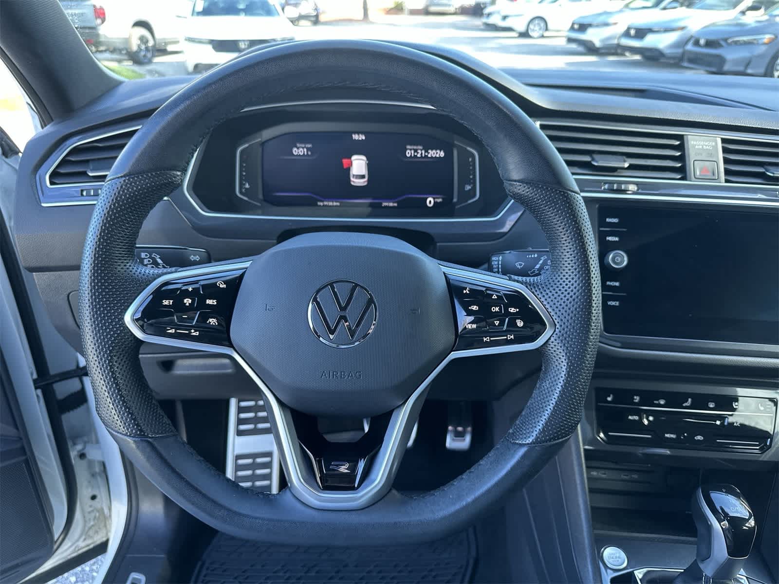 Thumbnail: 2024 Volkswagen Tiguan - 18