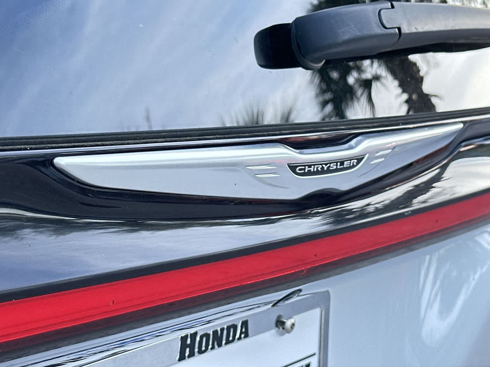 Thumbnail: 2024 Chrysler Pacifica - 10