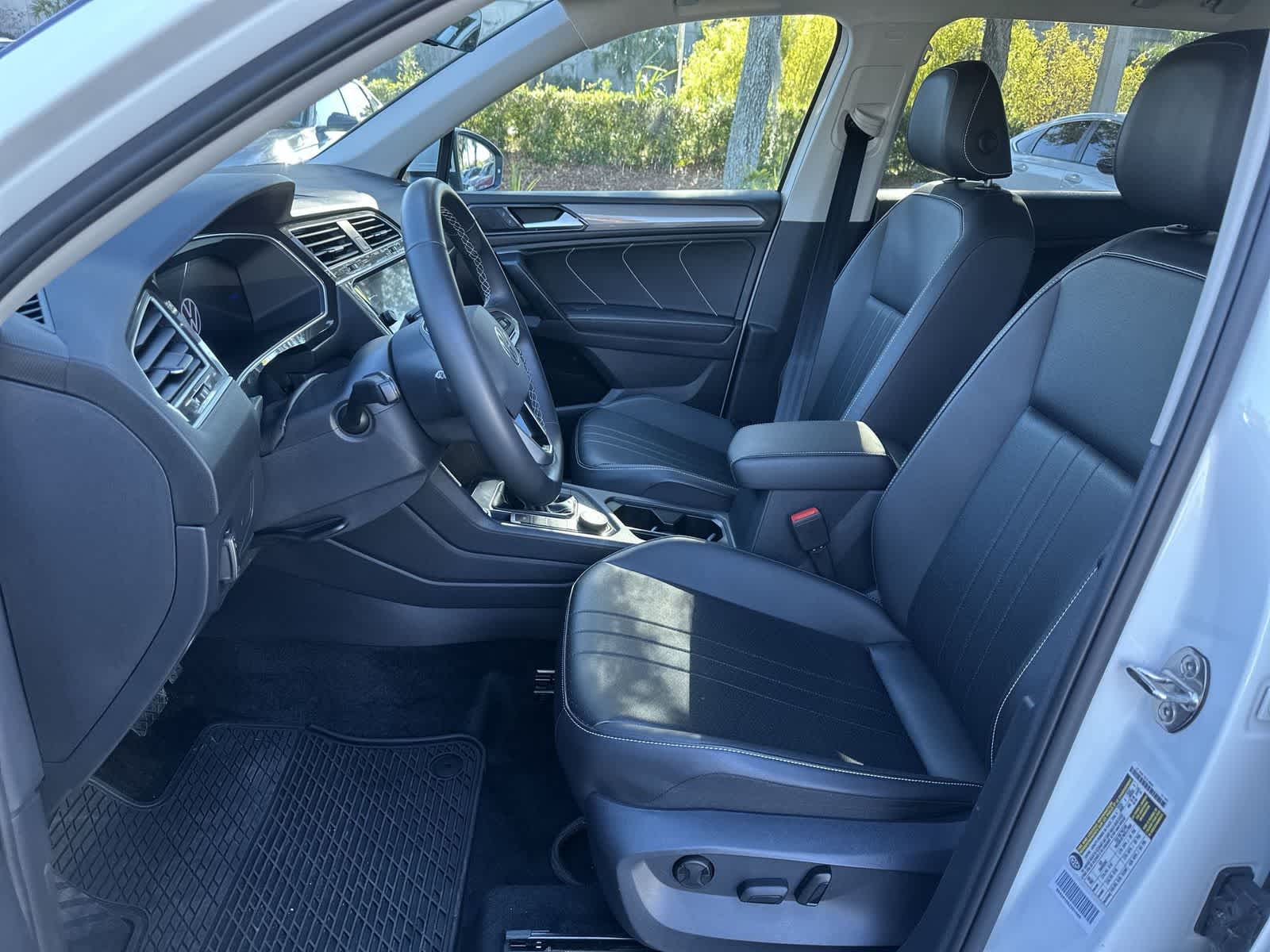 Thumbnail: 2024 Volkswagen Tiguan - 13