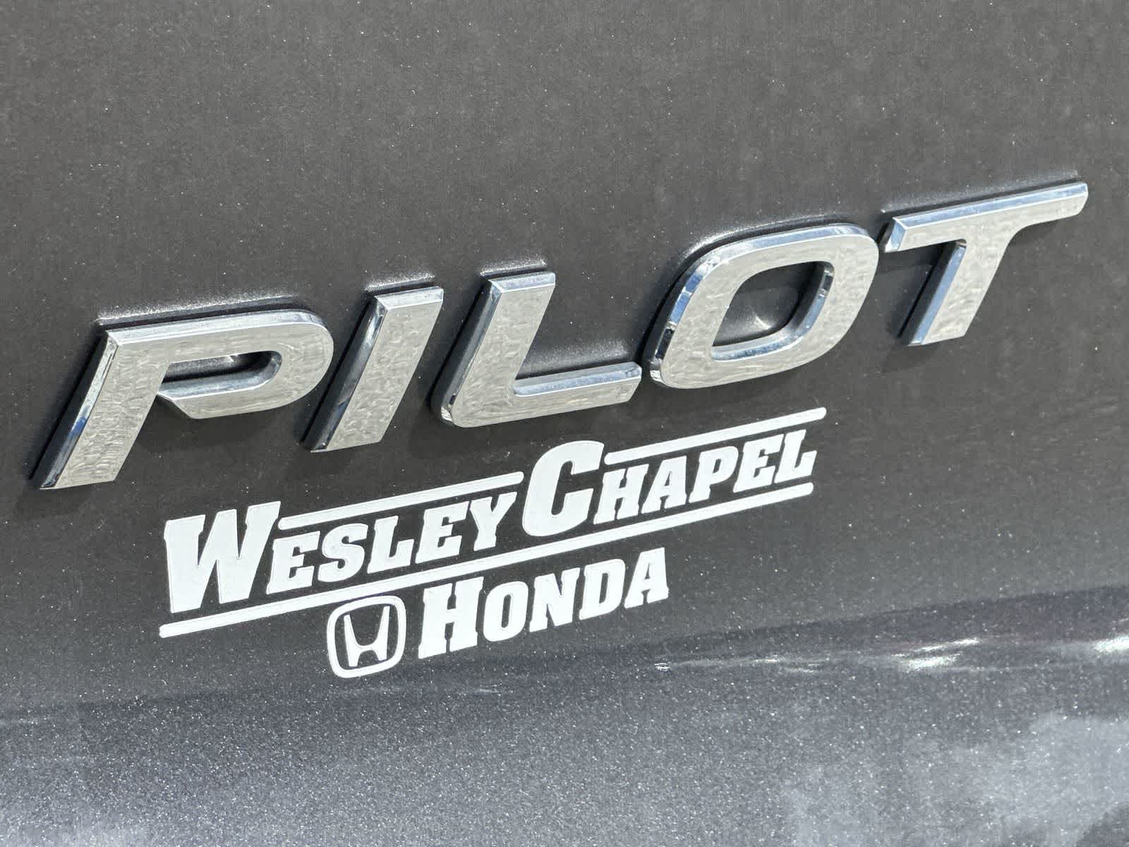 Thumbnail: 2017 Honda Pilot - 11